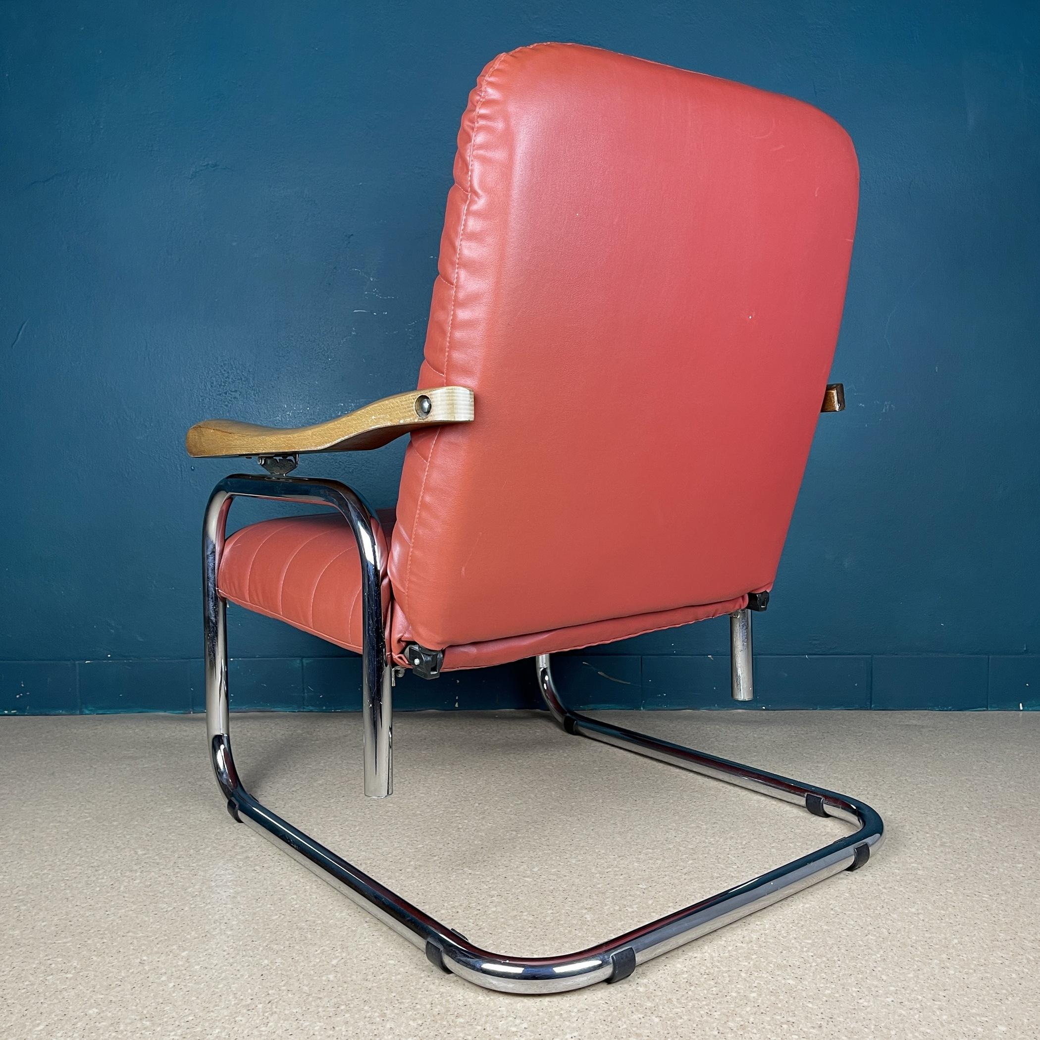 Mid-century modern red armchair Italy 1970s  For Sale 6