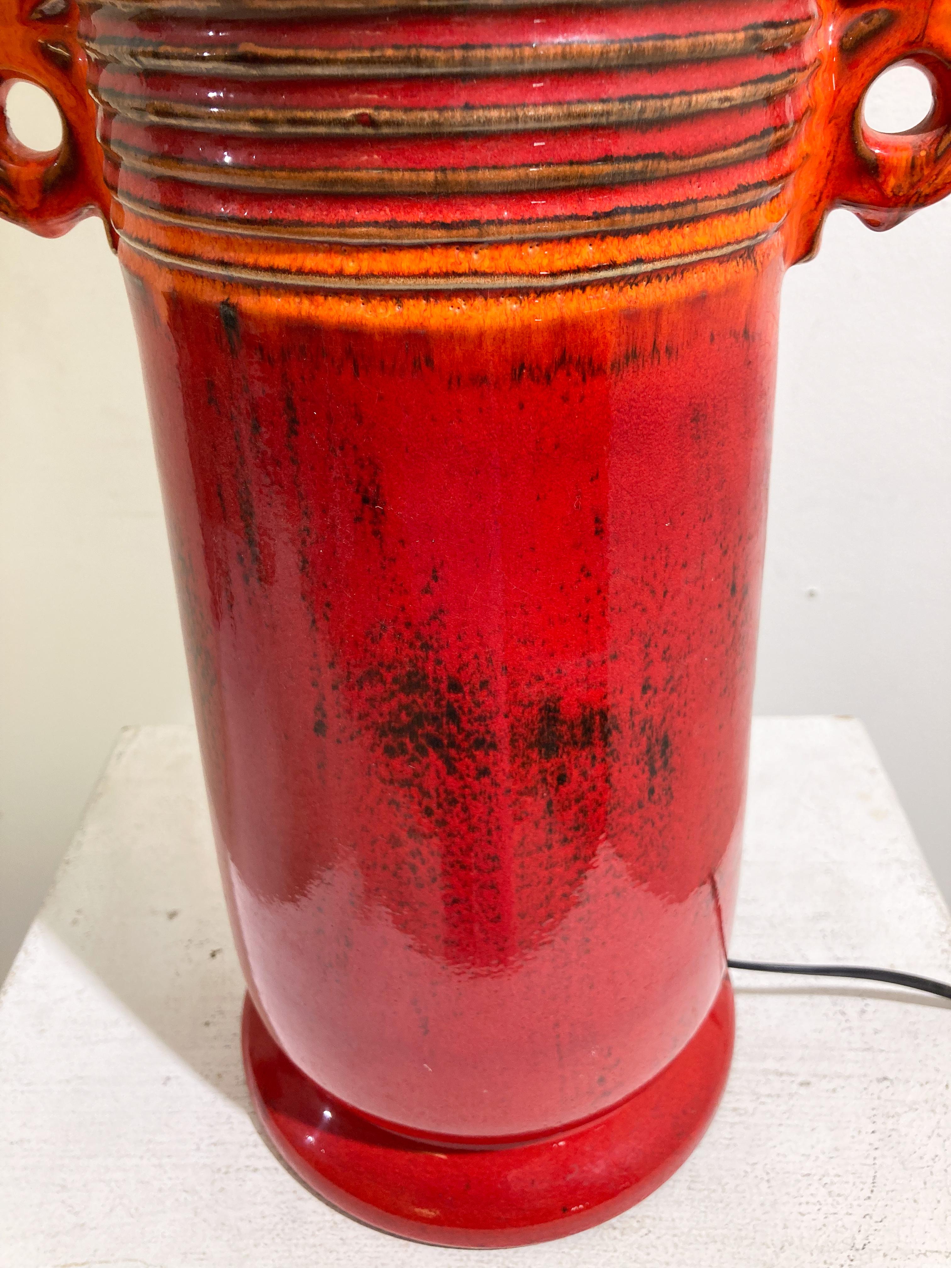 Mid-Century Modern Red Ceramic Desk Lamp For Sale 3