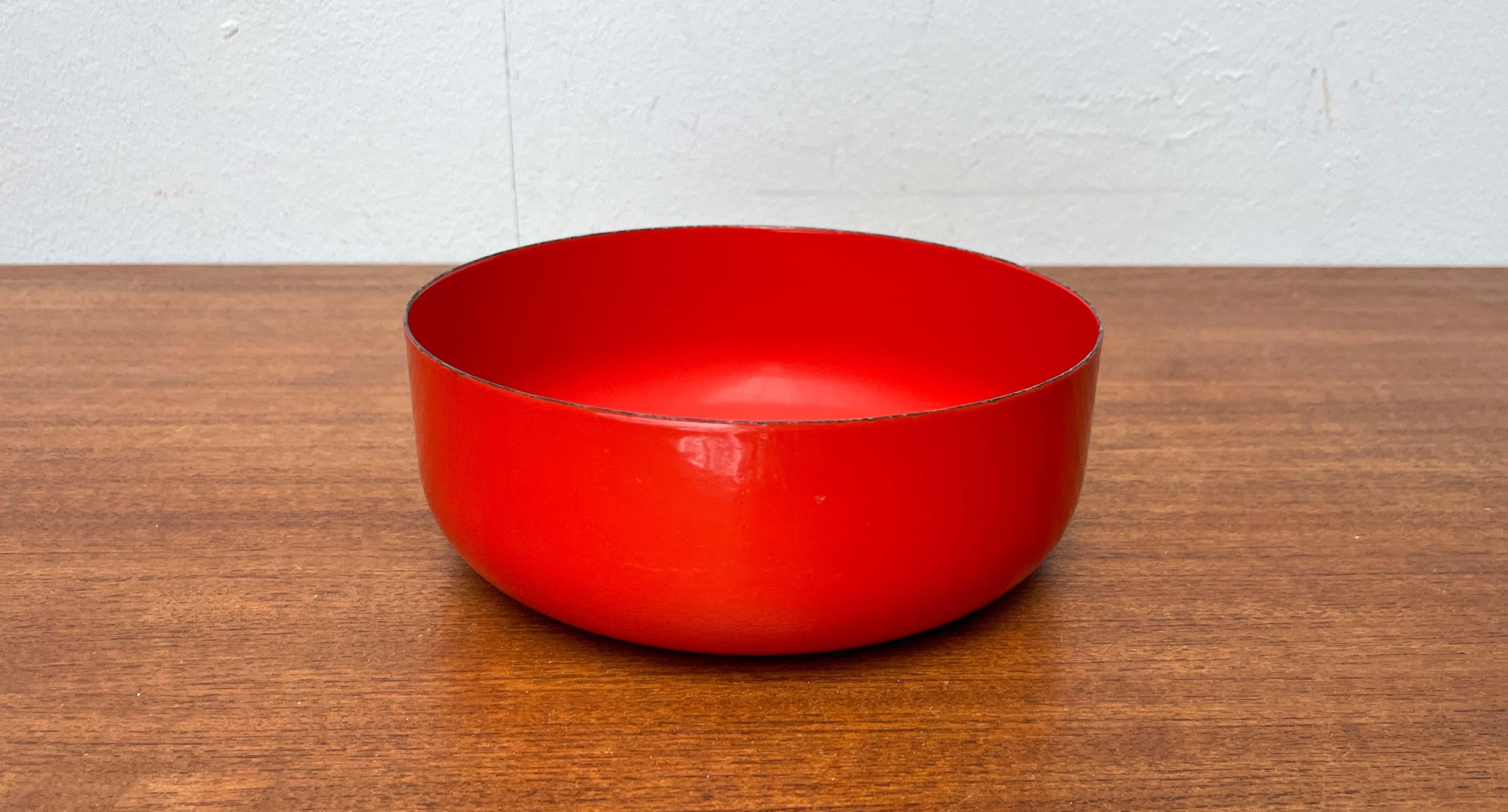 Ciotola moderna di metà secolo con smalto rosso di Kaj Franck per Finel, Finlandia, anni '60 In condizioni buone in vendita a Hamburg, DE
