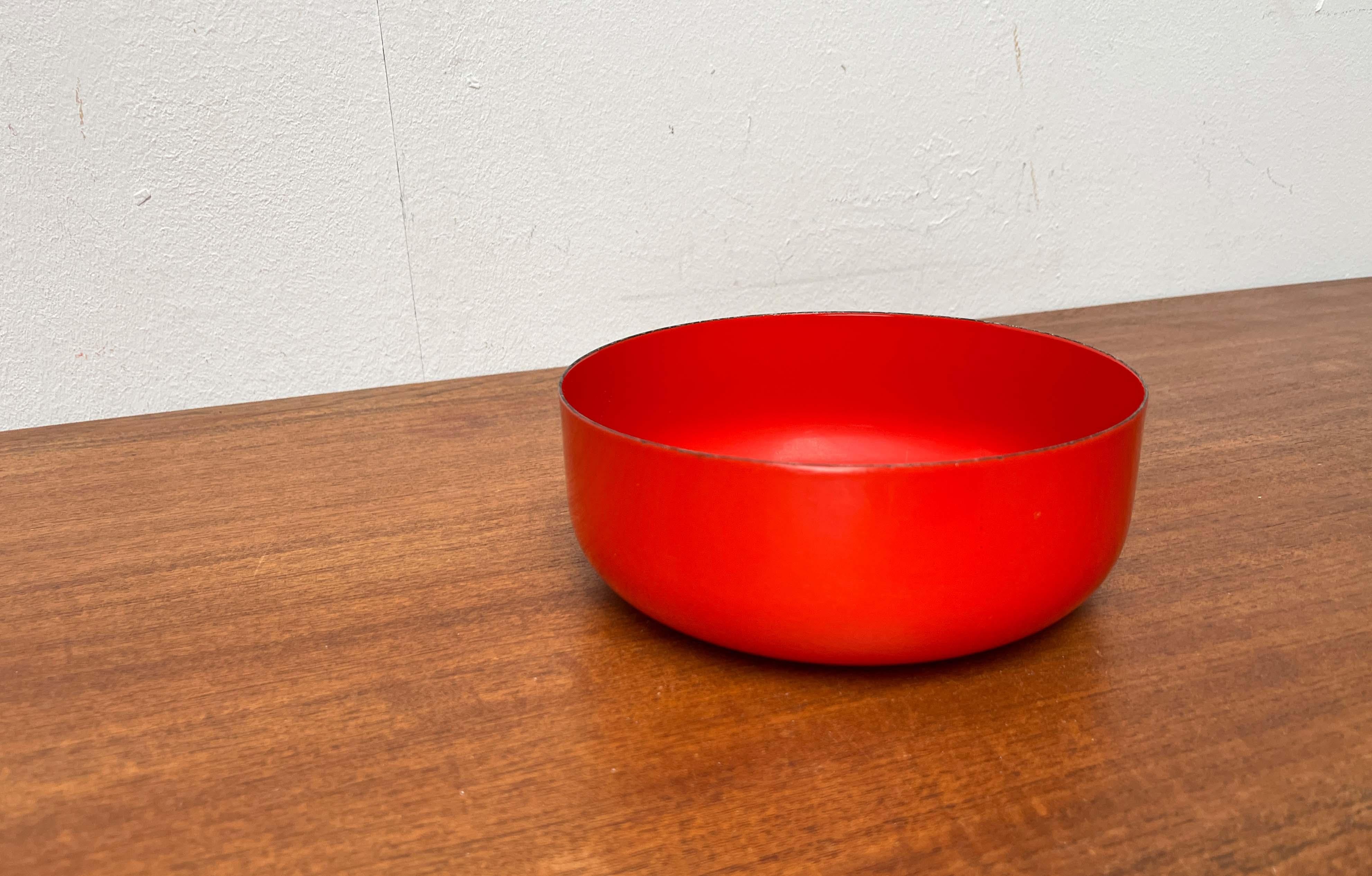 Ciotola moderna di metà secolo con smalto rosso di Kaj Franck per Finel, Finlandia, anni '60 in vendita 1