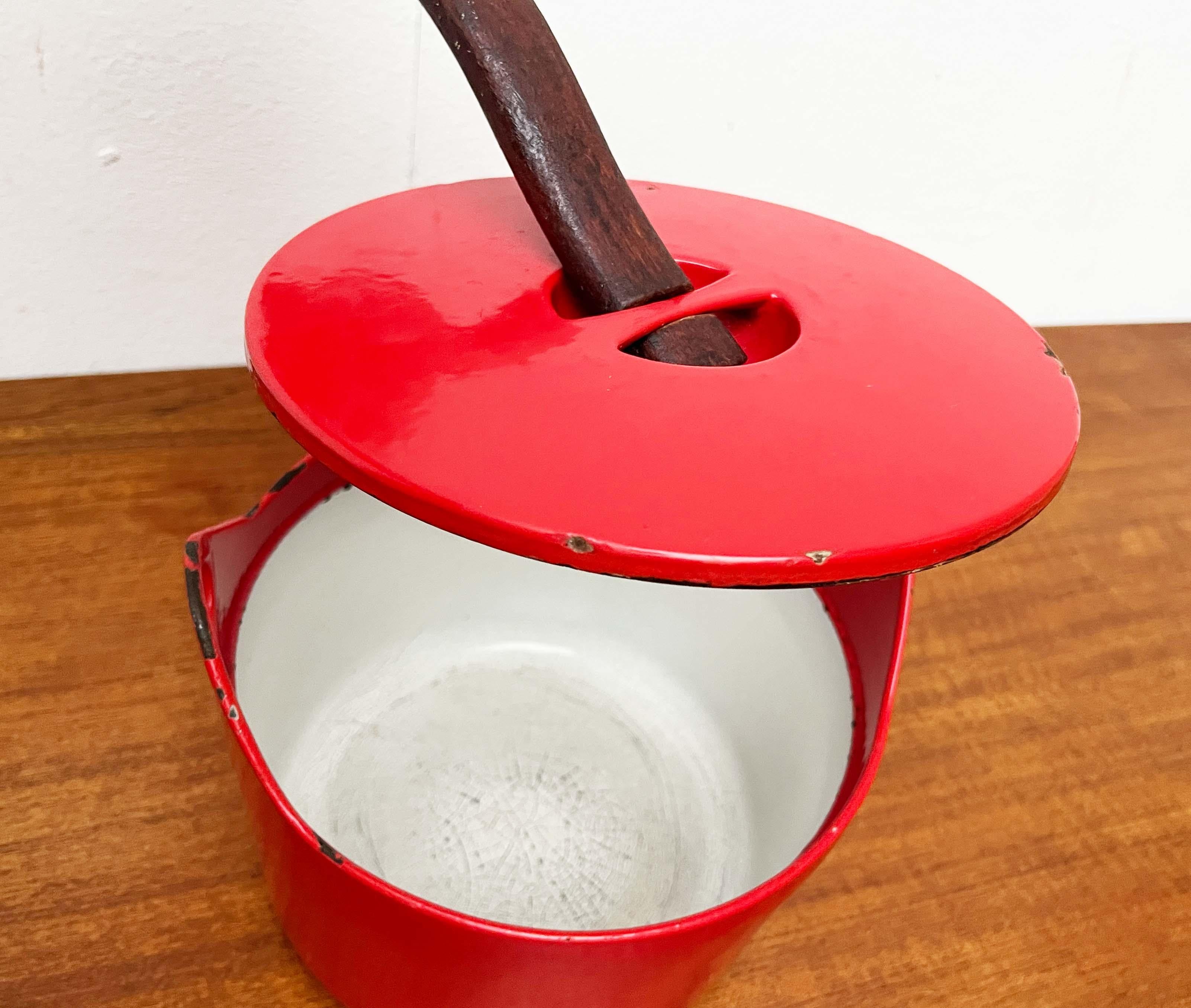 Mid-Century Modern Red Enamel Pot Teak Handle Timo Sarpaneva Rosenlew Finland For Sale 5