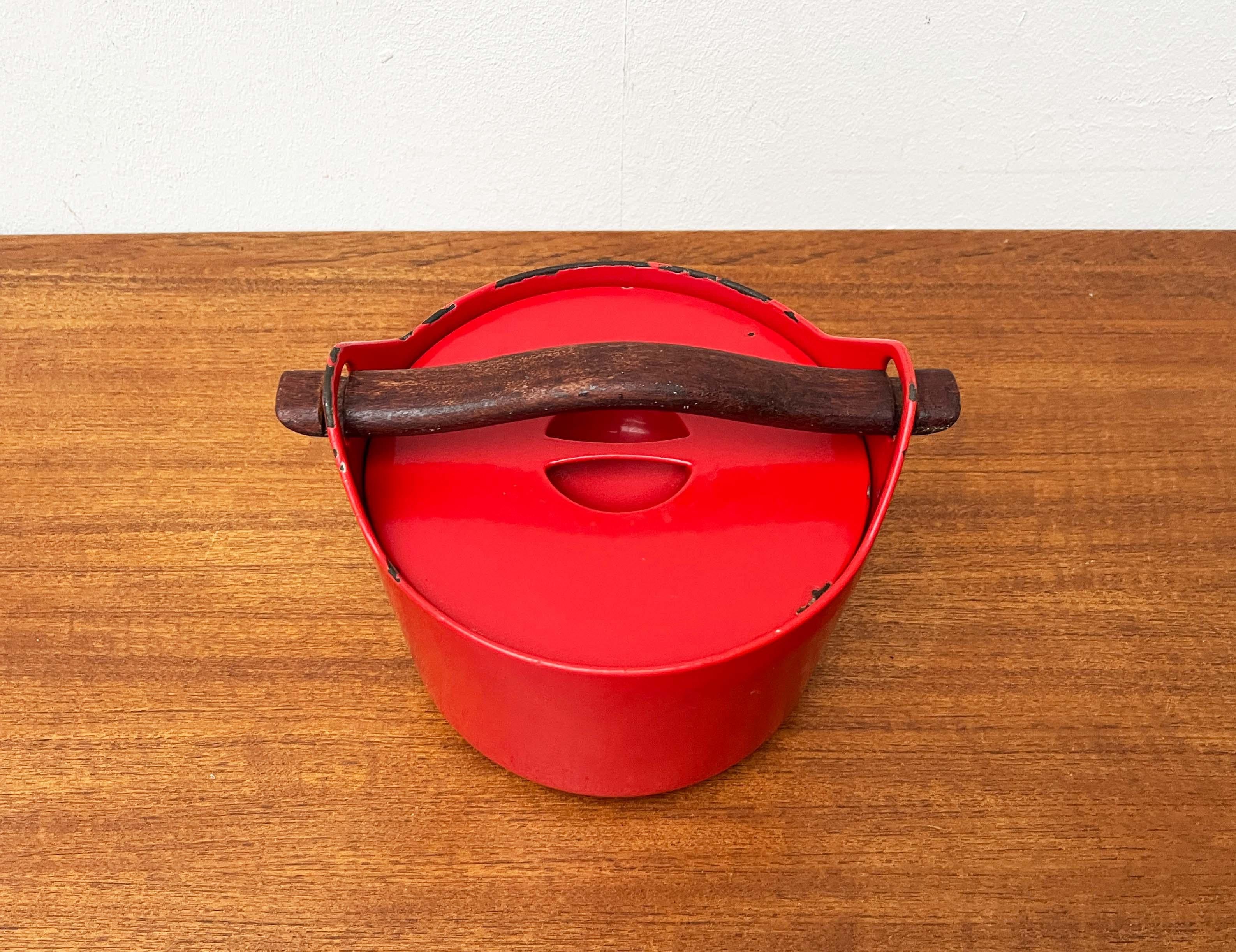 20th Century Mid-Century Modern Red Enamel Pot Teak Handle Timo Sarpaneva Rosenlew Finland For Sale