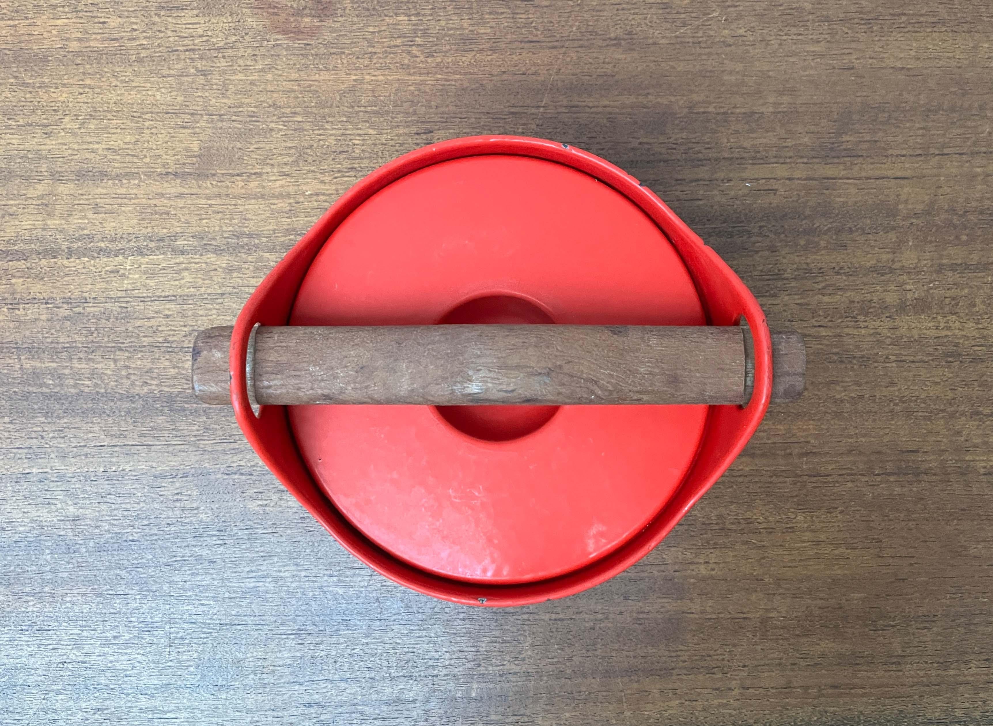 20th Century Mid-Century Modern Red Enamel Pot Teak Handle Timo Sarpaneva Rosenlew Finland For Sale