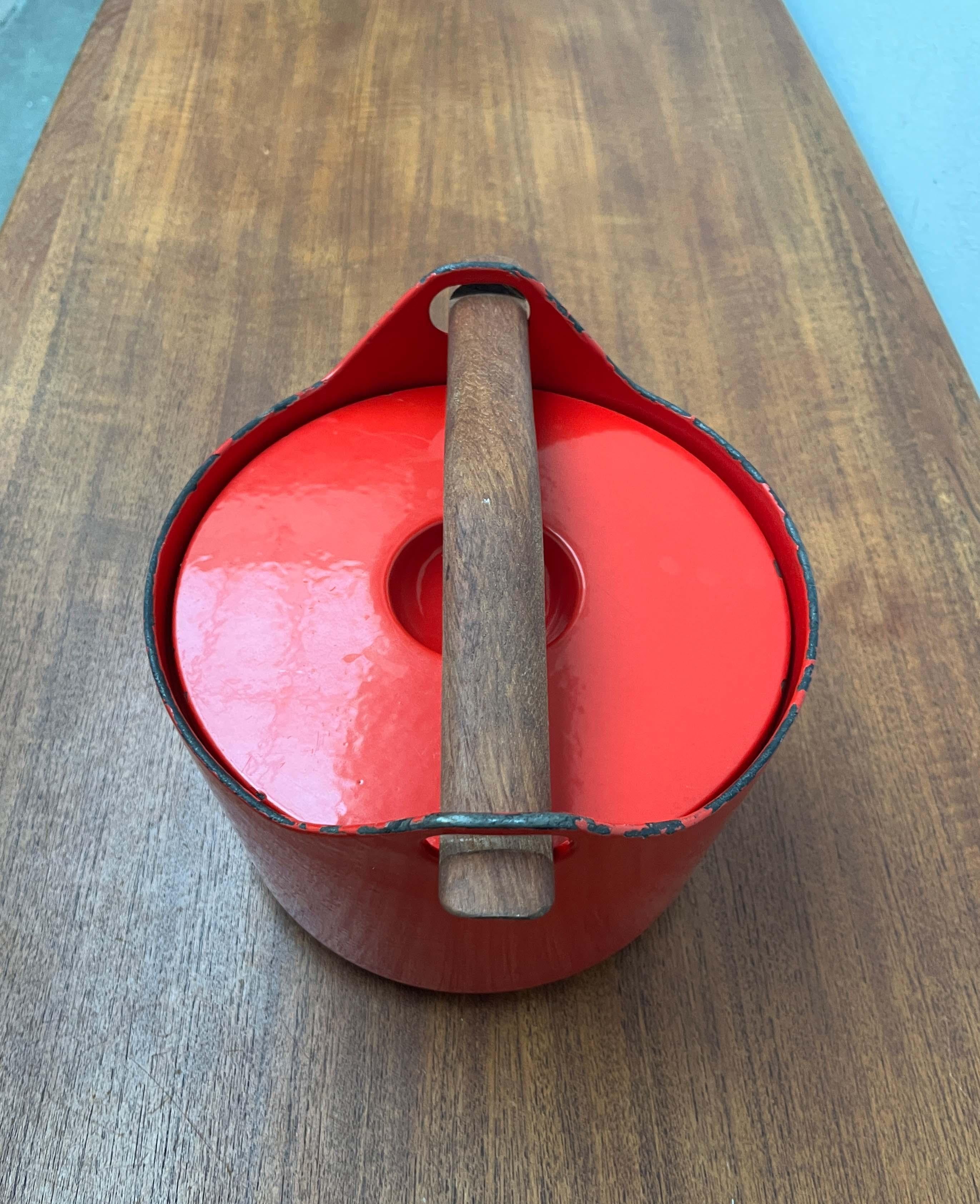 Mid-Century Modern Rot Emaille Topf Teak Griff Timo Sarpaneva Rosenlew Finnland im Angebot 3