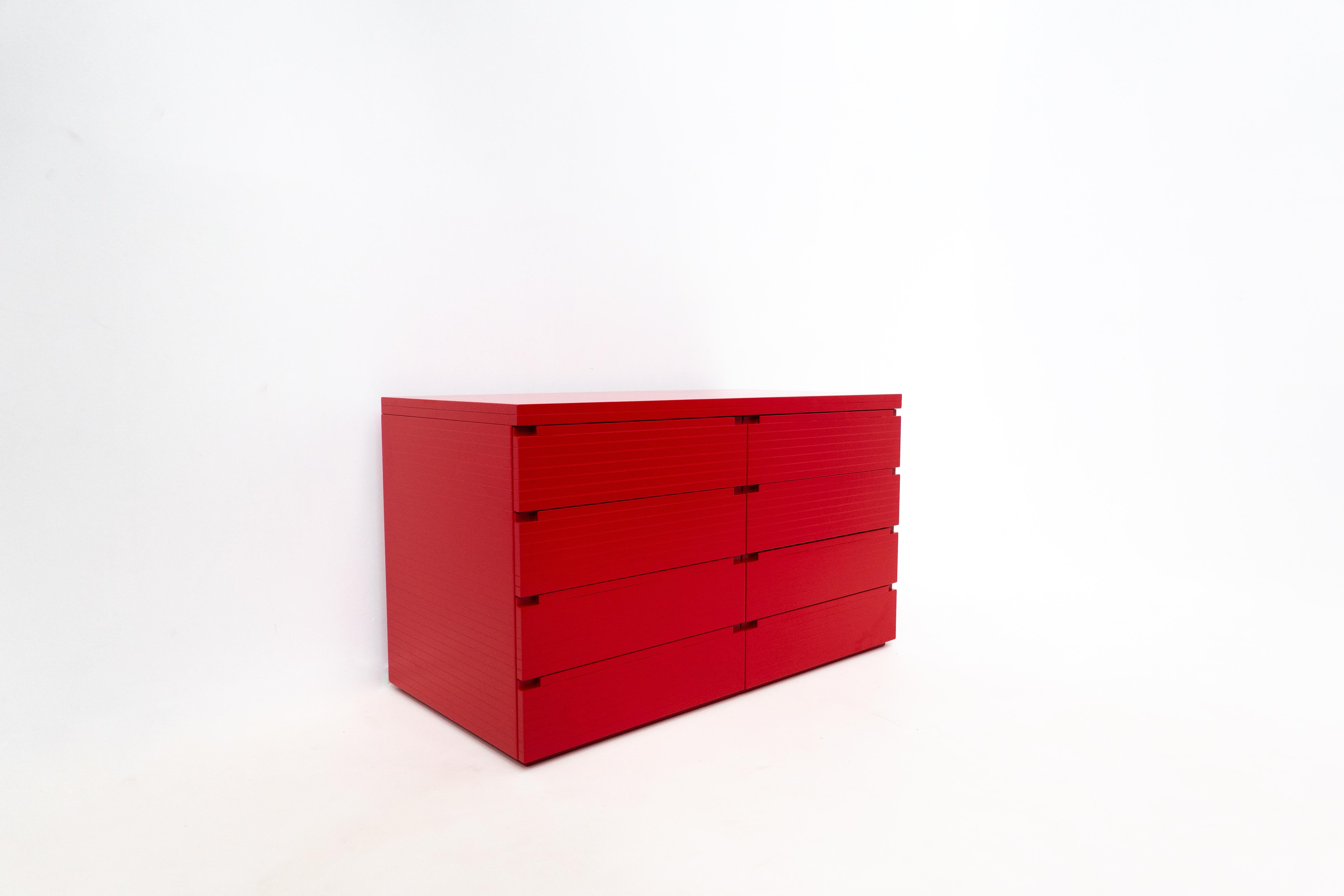 Mid-Century Modern Red Lacquered Chest of Drawers, 1960s 3