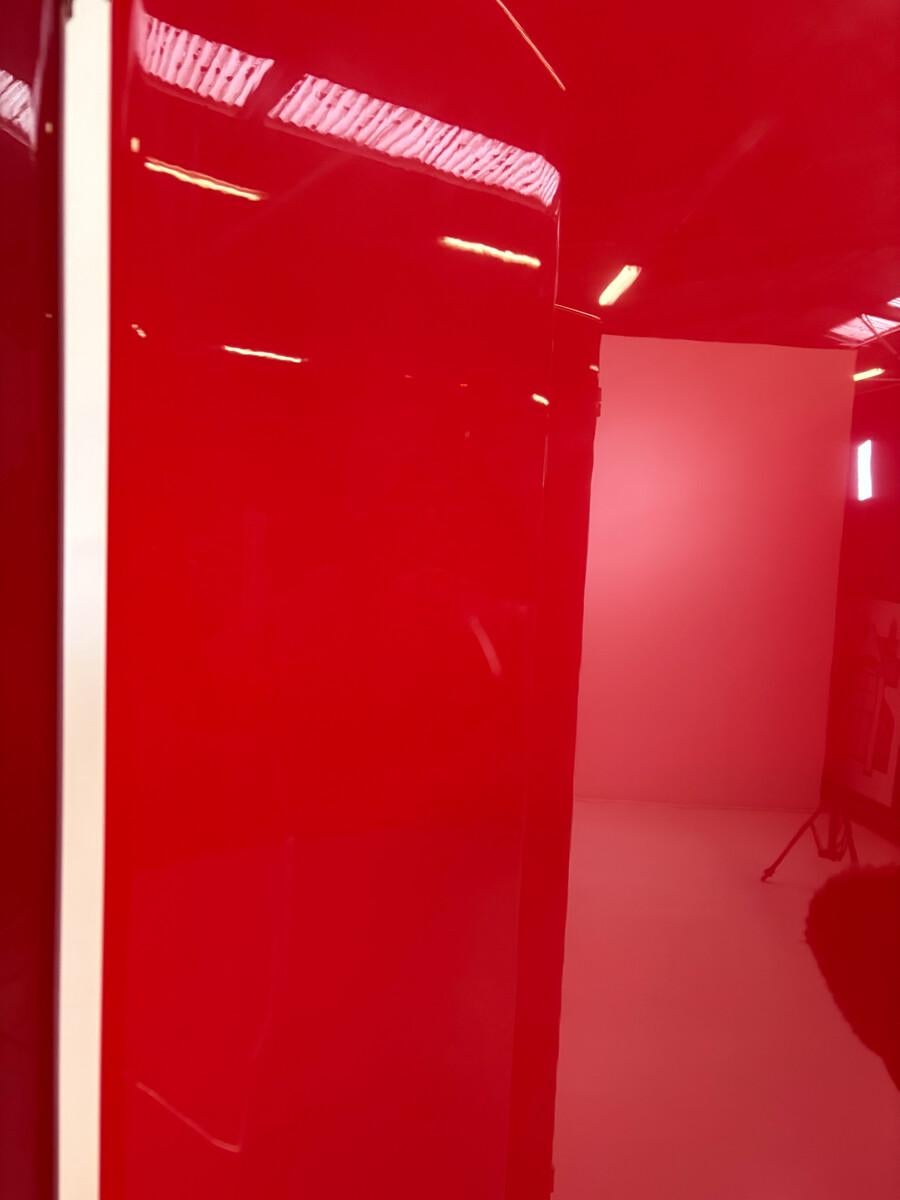 Mid-Century moderno Mid-Century Modern Red Lacquered Room Divider, Italy, 1960s in vendita