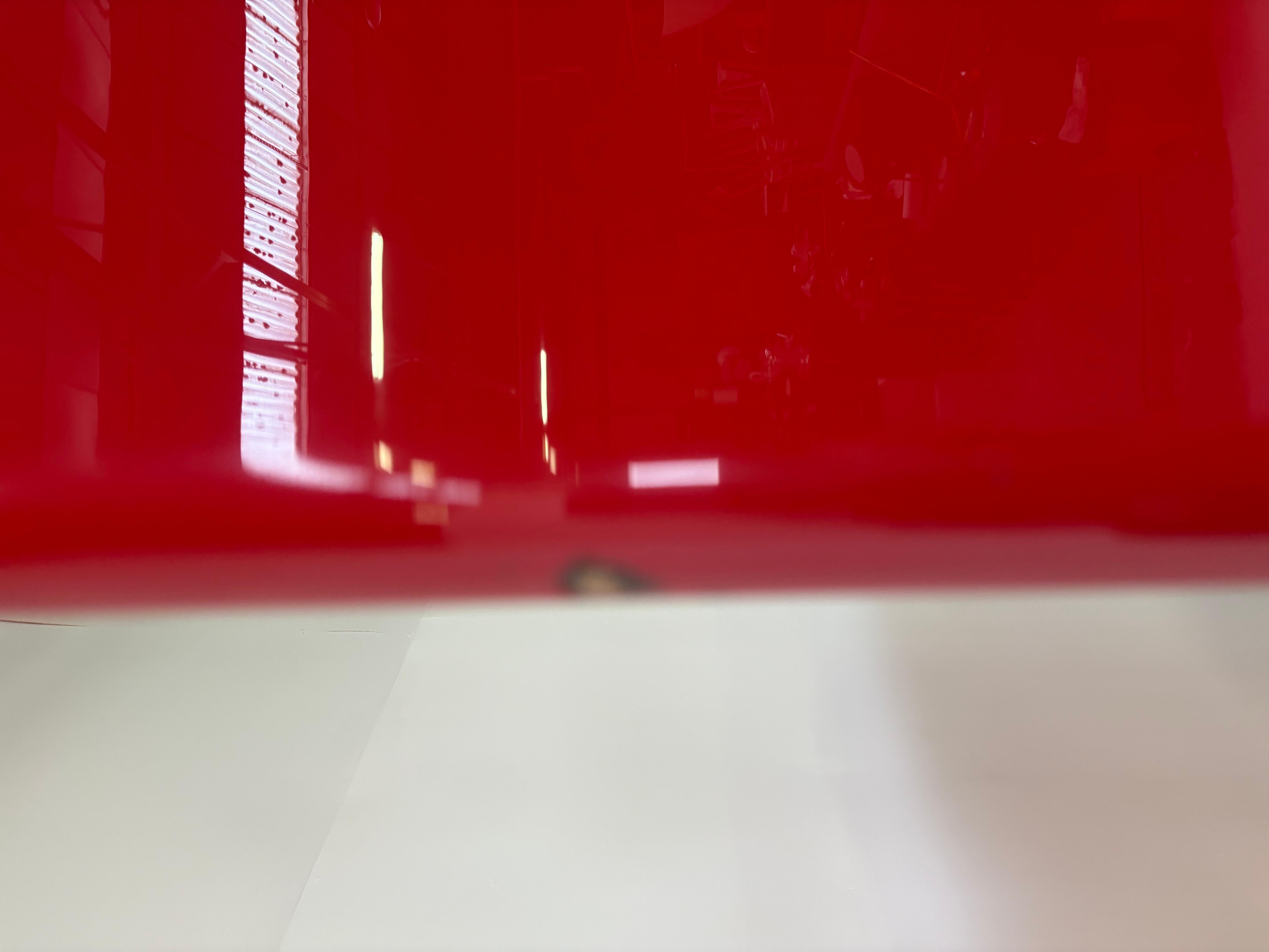 Mid-Century Modern Red Lacquered Room Divider, Italy, 1960s In condizioni buone in vendita a Brussels, BE