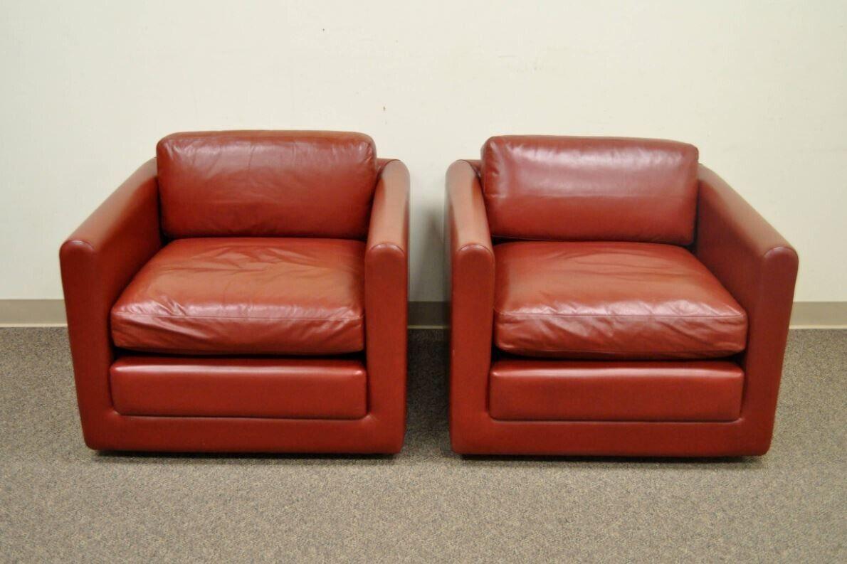 Mid-Century Modern Red Leather Cube Club Lounge Chairs on Casters, a Pair In Good Condition For Sale In Philadelphia, PA