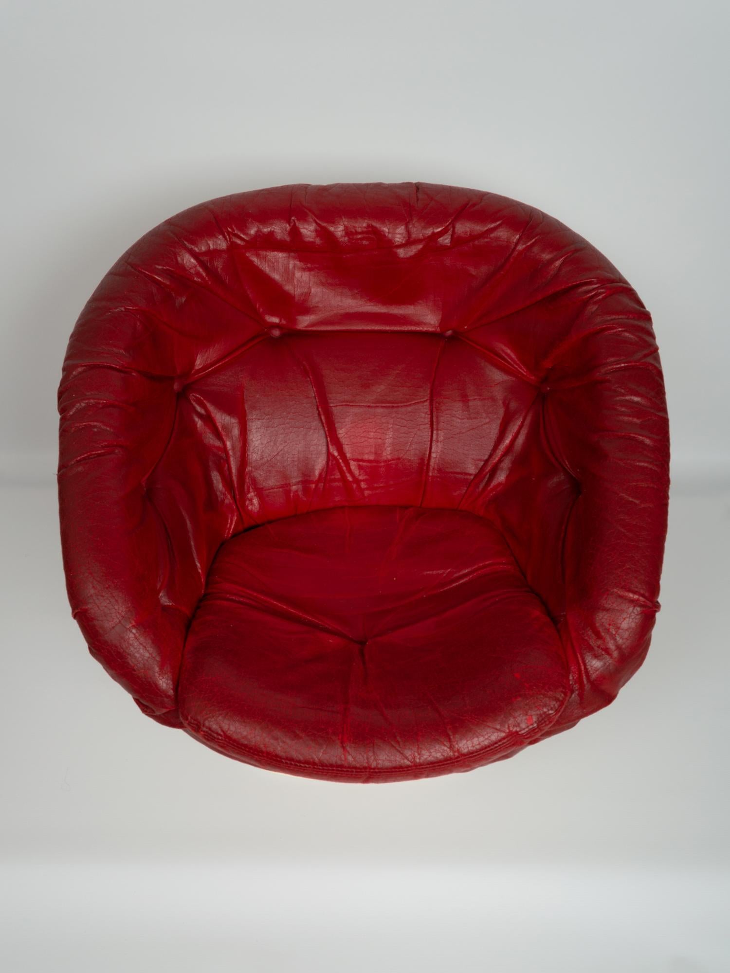 Mid-Century Modern Red Leather Space Age Club Chair Raphael Raffel, France, 1965 In Good Condition For Sale In London, GB