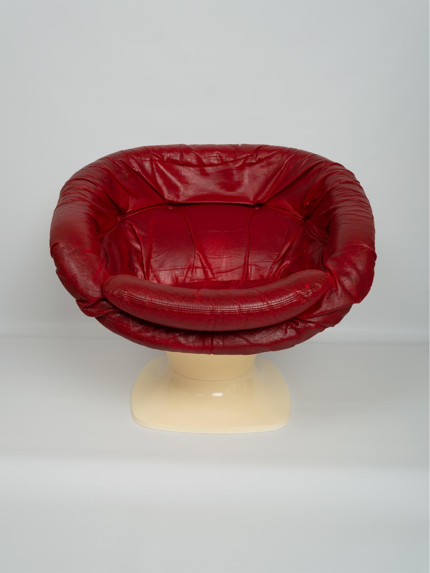 20th Century Mid-Century Modern Red Leather Space Age Club Chair Raphael Raffel, France, 1965 For Sale