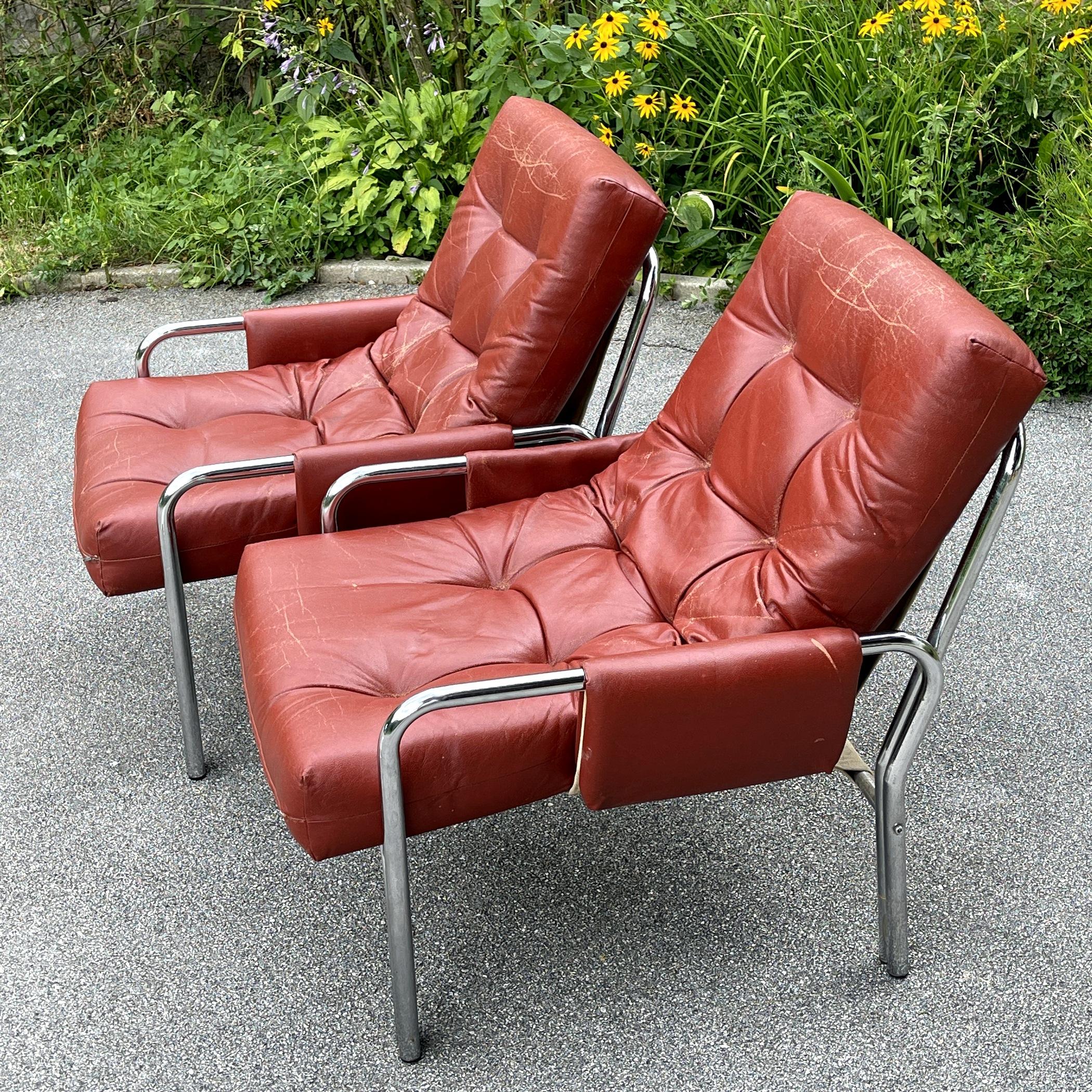 Mid-Century Modern Red Lounge Armchairs Italy 1970s Set of 2 For Sale 4