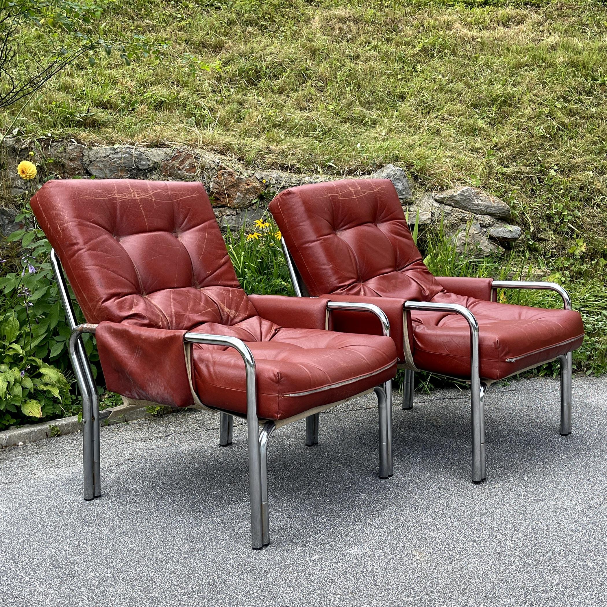 20th Century Mid-Century Modern Red Lounge Armchairs Italy 1970s Set of 2 For Sale
