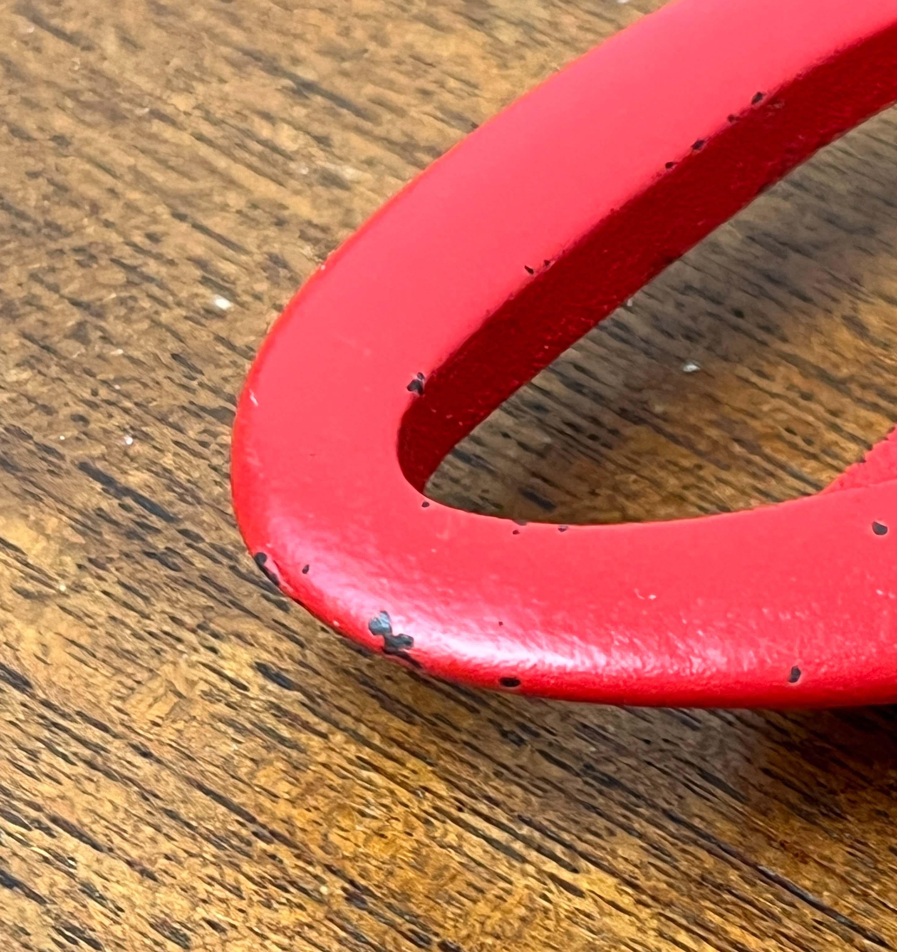 Moderner Flaschenöffner aus rotem Metall aus der Jahrhundertmitte, Finnland, 1960er Jahre im Angebot 5