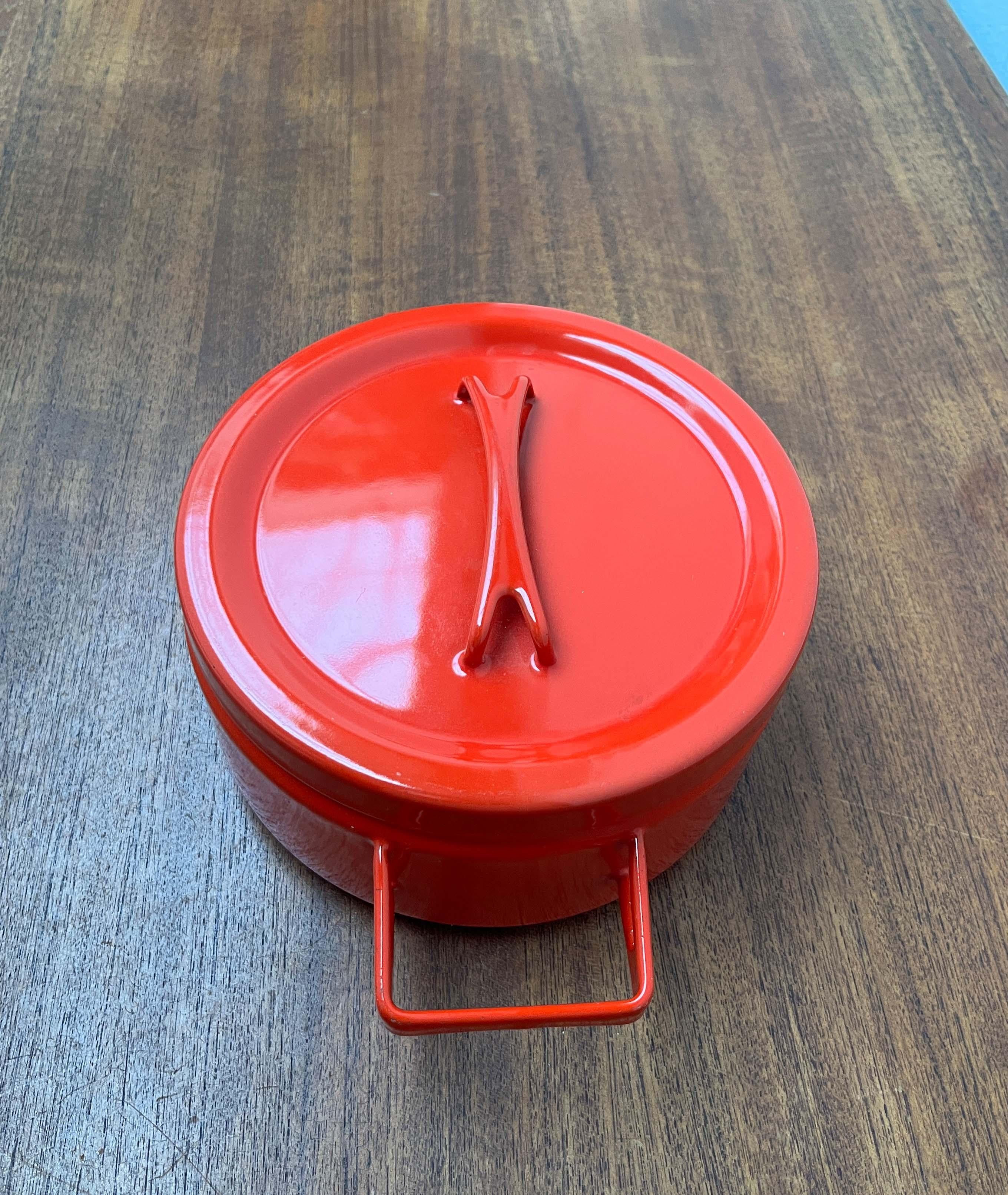 Mid-Century Modern Red Minimalist Enamel Pot Seppo Mallat Finel Finland 1960s im Angebot 3