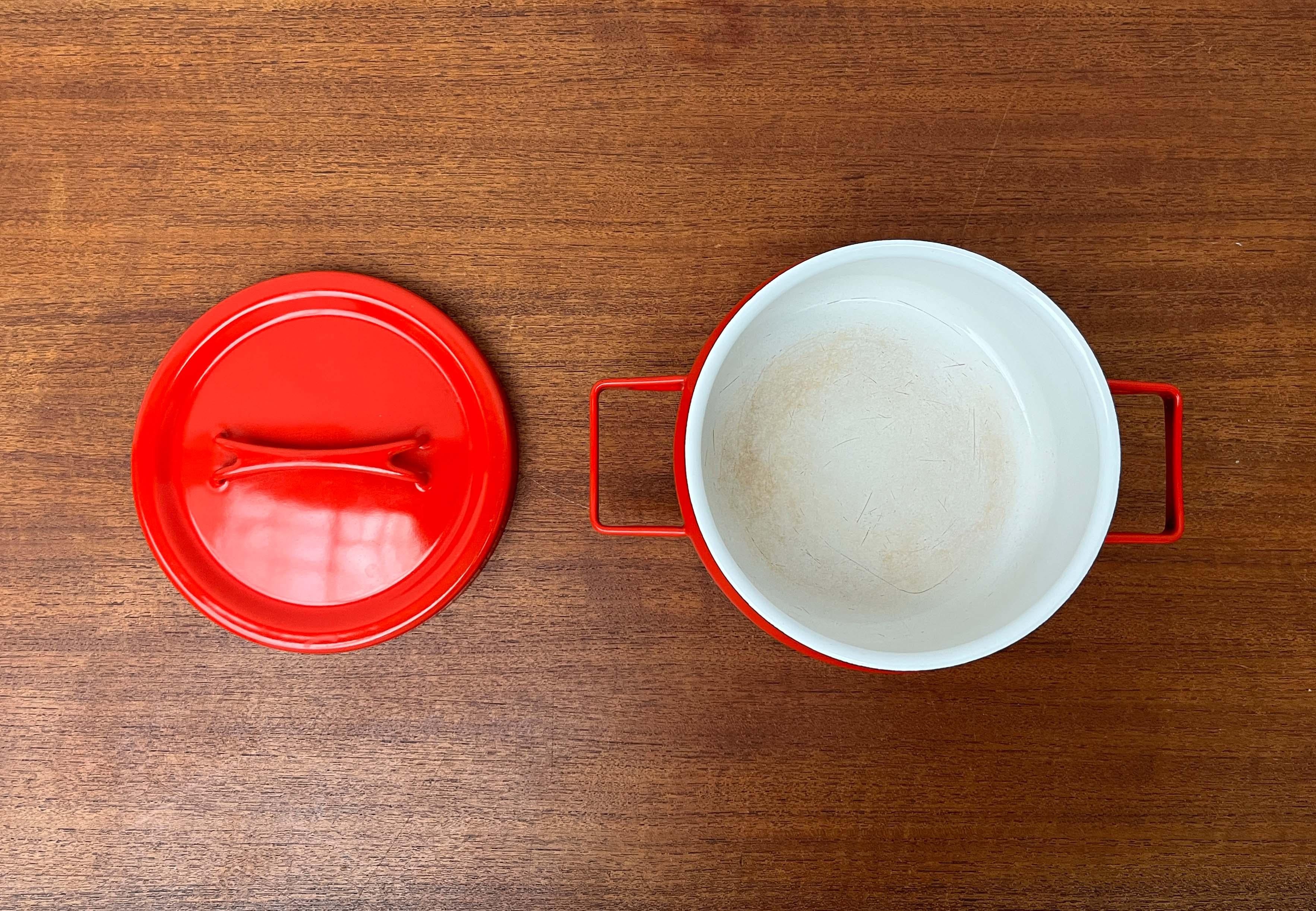 Mid-Century Modern Red Minimalist Enamel Pot Seppo Mallat Finel Finland 1960s im Angebot 6