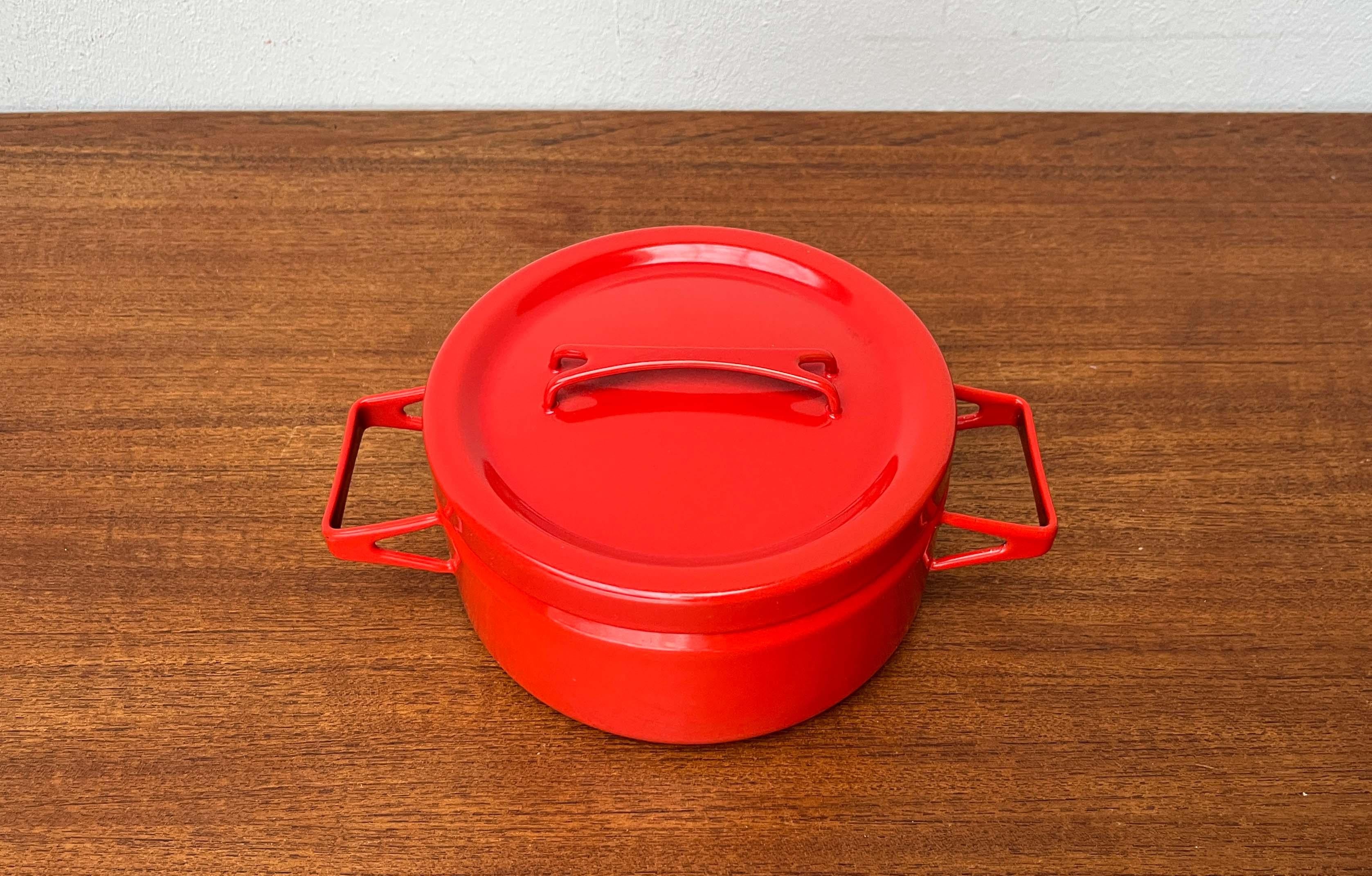 Mid-Century Modern Red Minimalist Enamel Pot Seppo Mallat Finel Finland 1960s im Angebot 1