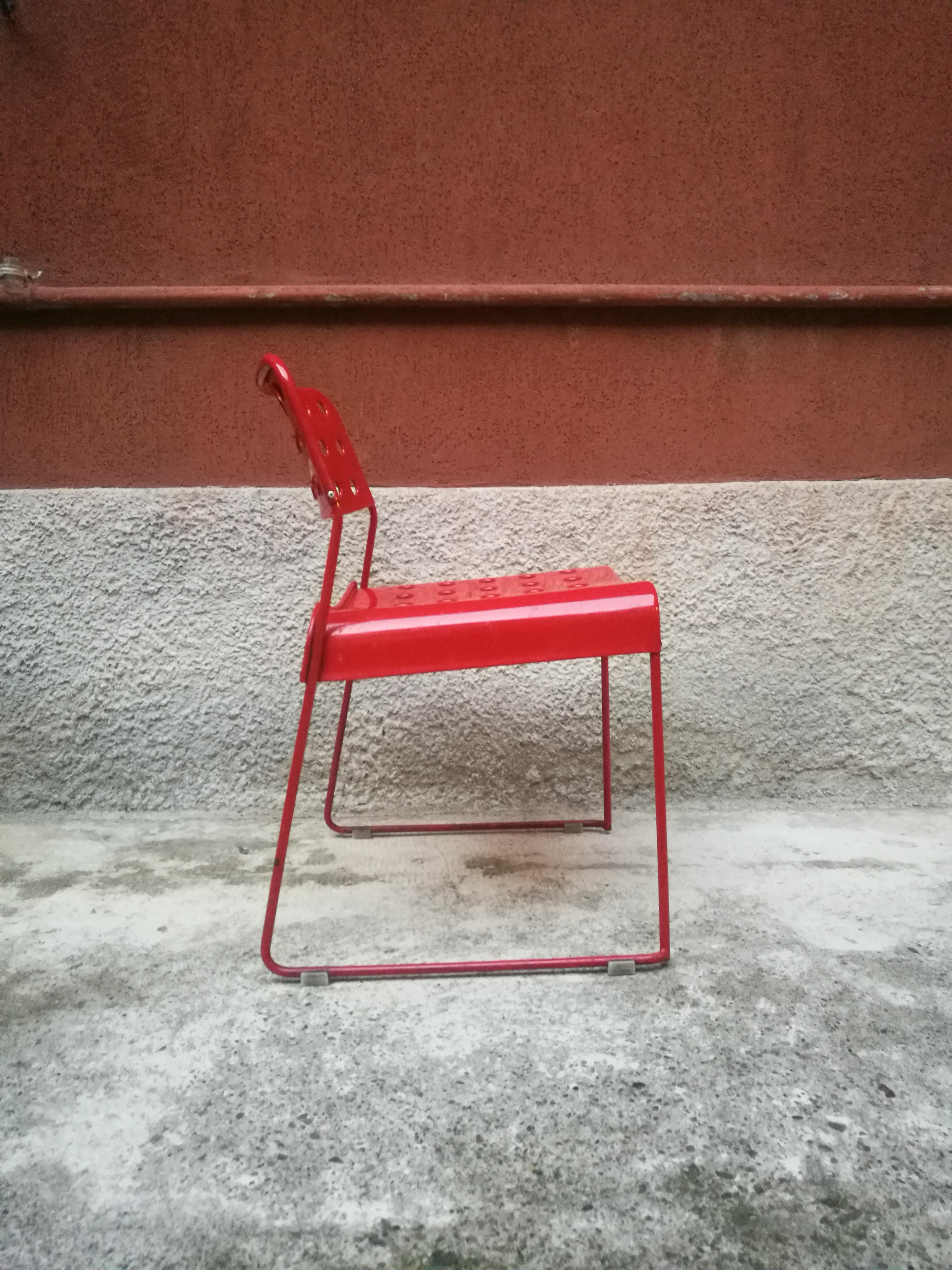 Mid-Century Modern Red Omstak Chairs by Rodney Kinsman for Bieffeplast, 1972 In Fair Condition In MIlano, IT