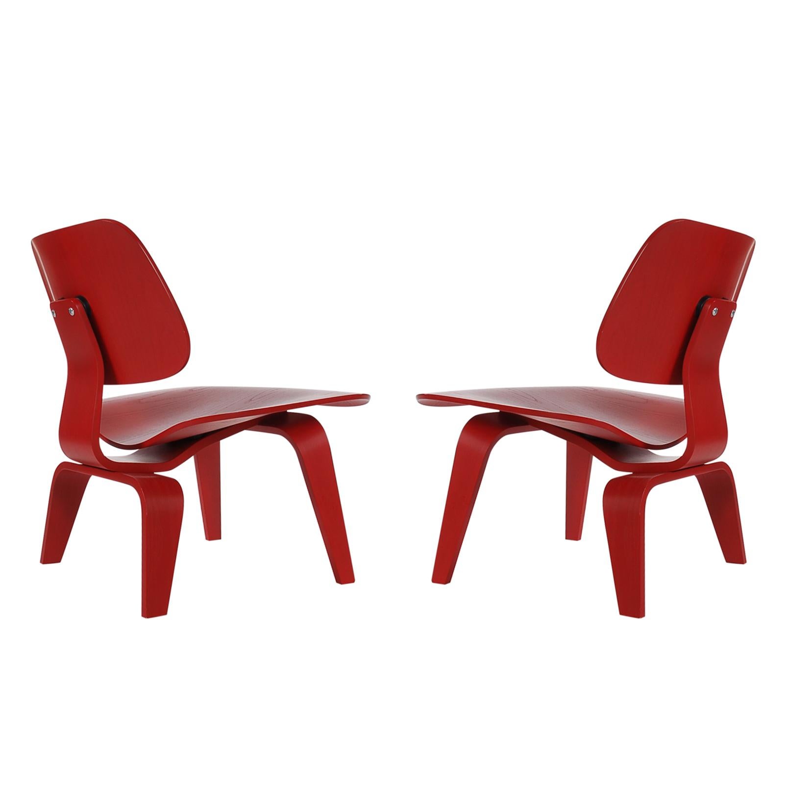 eames lcw red