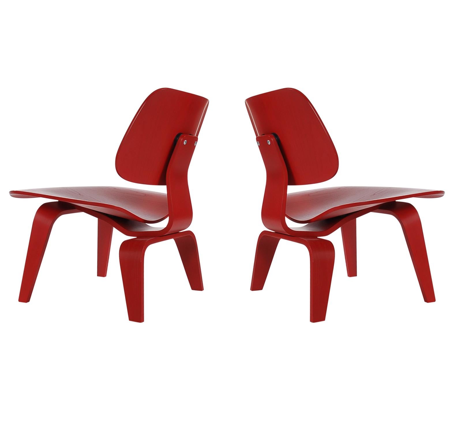 Wood Mid-Century Modern Red Plywood Lounge LCW Chairs by Eames for Herman Miller