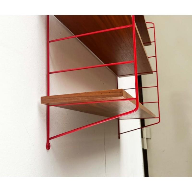 Scaffale moderno di metà secolo in teak in stile Red String, anni '60 in vendita 11