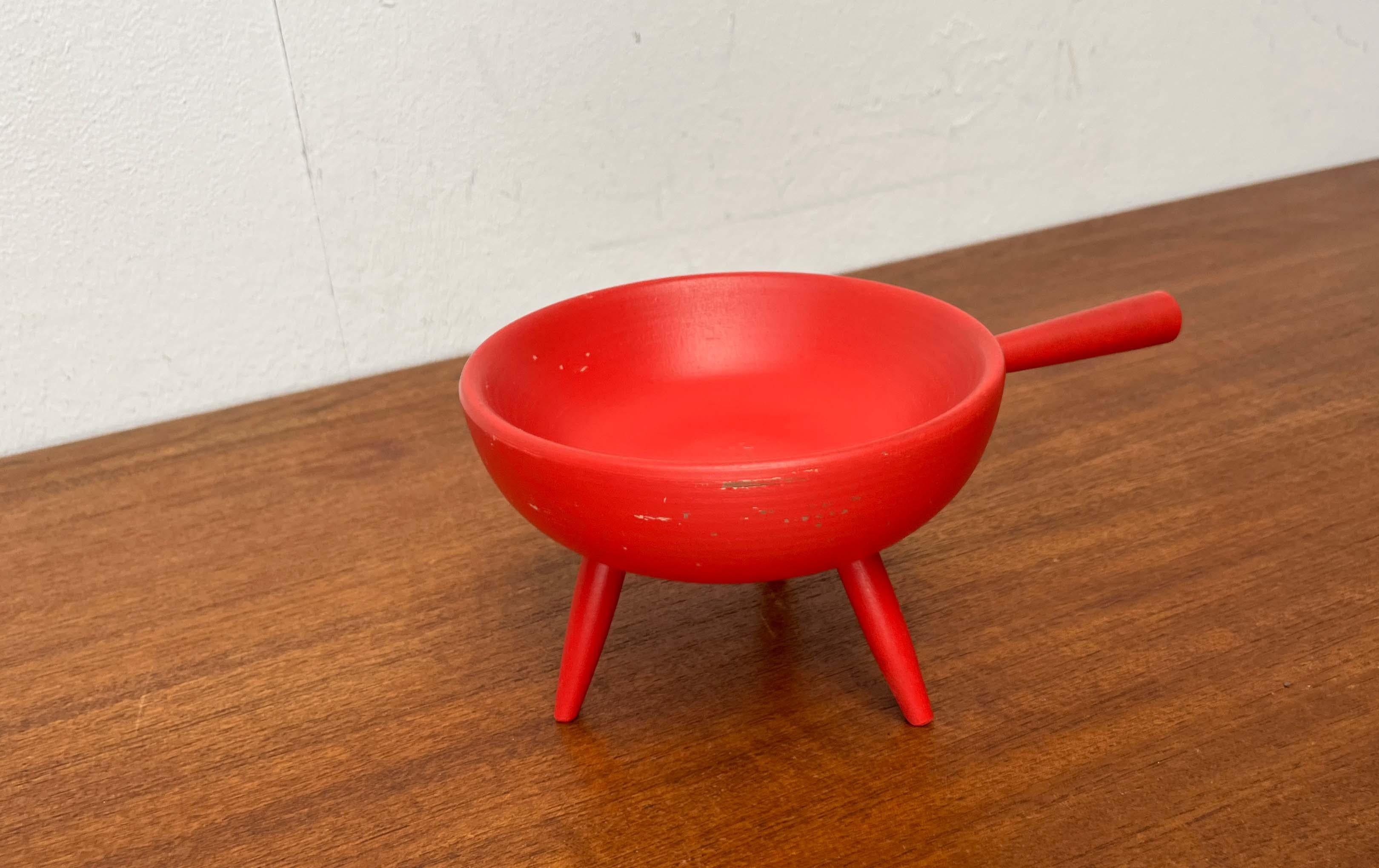 Mid-Century Modern Red Tripod Bowl in Wood from Paavo Asikainen, Finland, 1960s For Sale 6