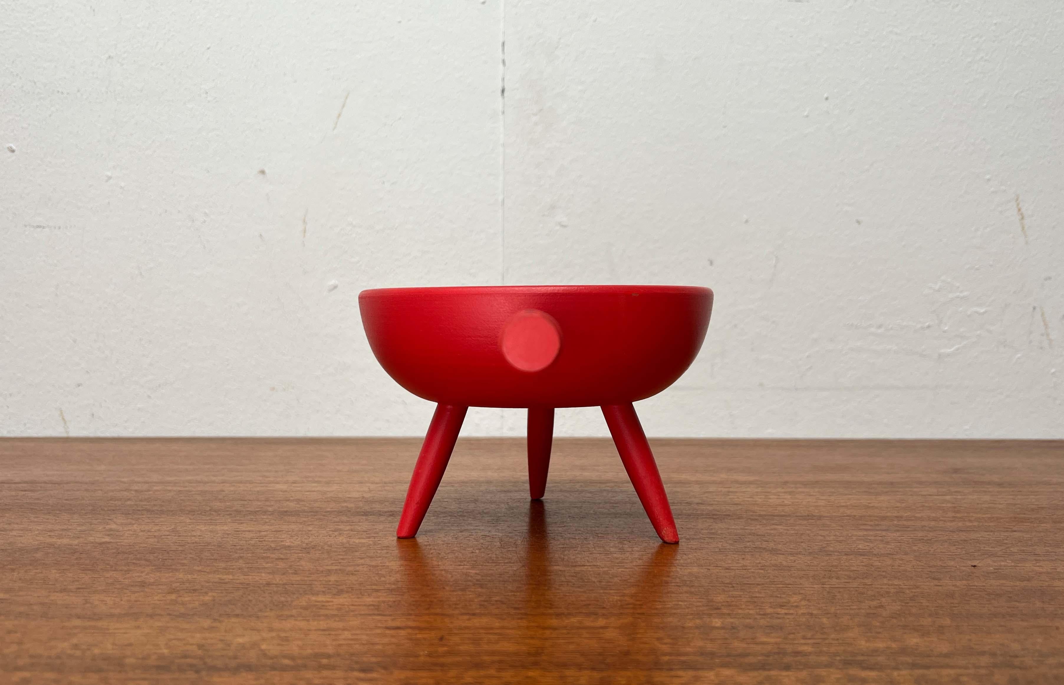 Mid-Century Modern Red Tripod Bowl in Wood from Paavo Asikainen, Finland, 1960s For Sale 8