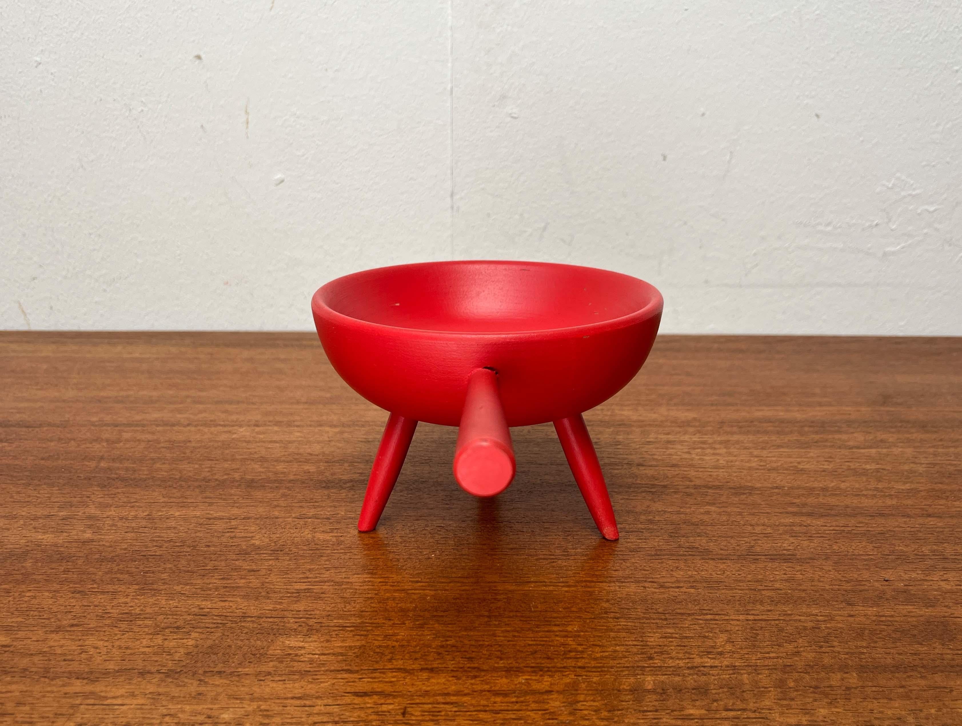 Mid-Century Modern Red Tripod Bowl in Wood from Paavo Asikainen, Finland, 1960s For Sale 9