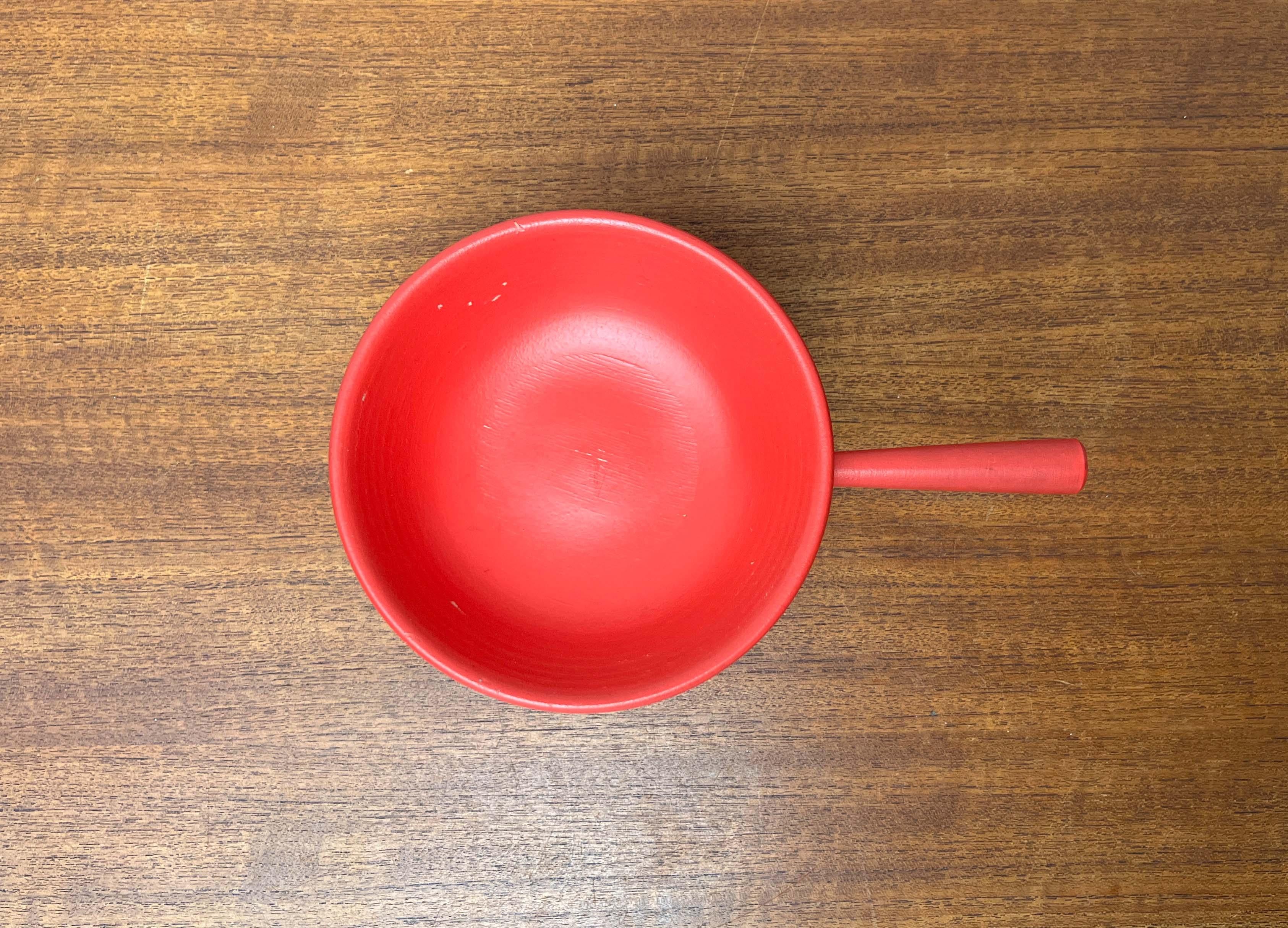 Finnish Mid-Century Modern Red Tripod Bowl in Wood from Paavo Asikainen, Finland, 1960s For Sale