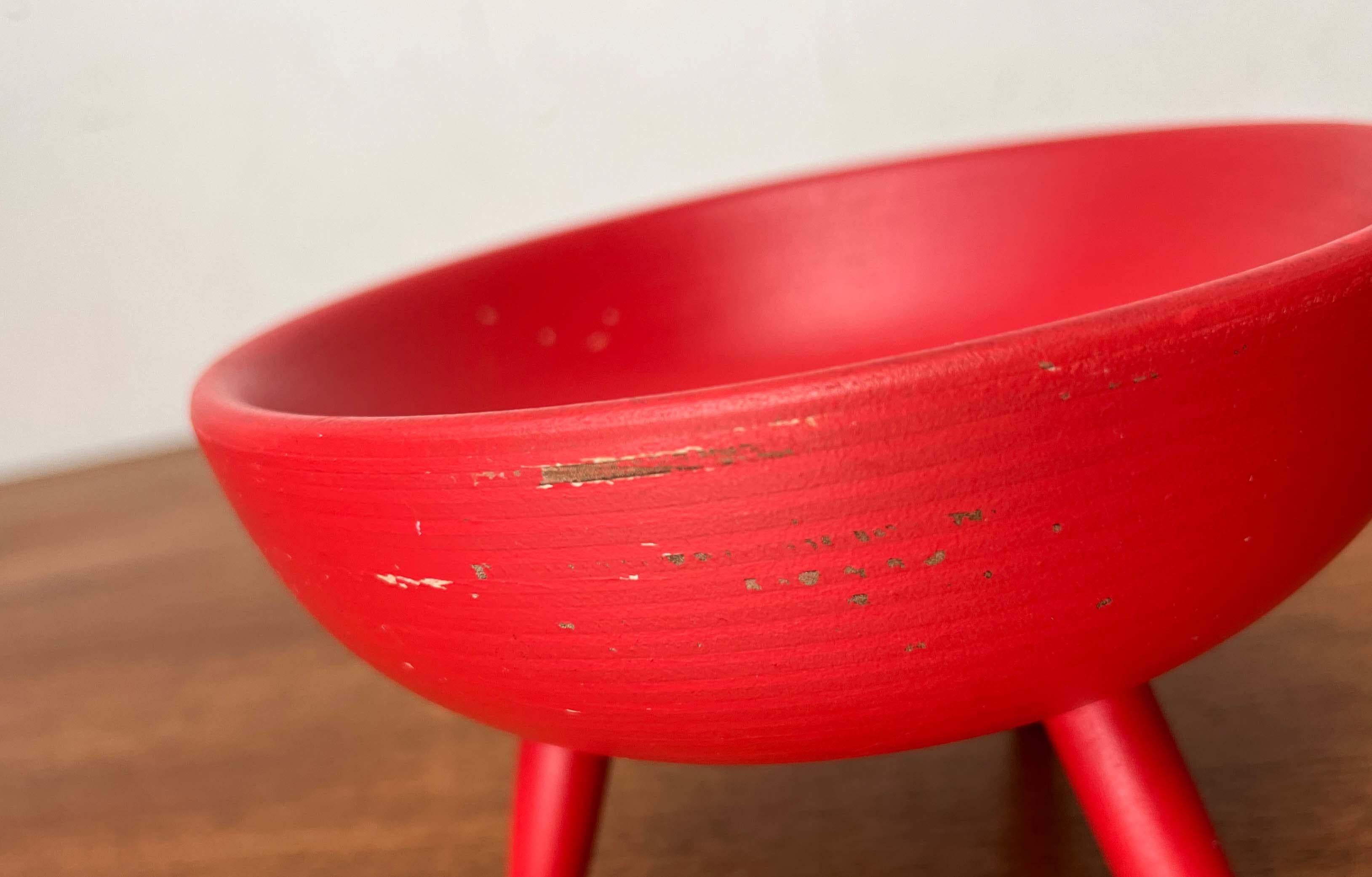 Mid-Century Modern Red Tripod Bowl in Wood from Paavo Asikainen, Finland, 1960s For Sale 16