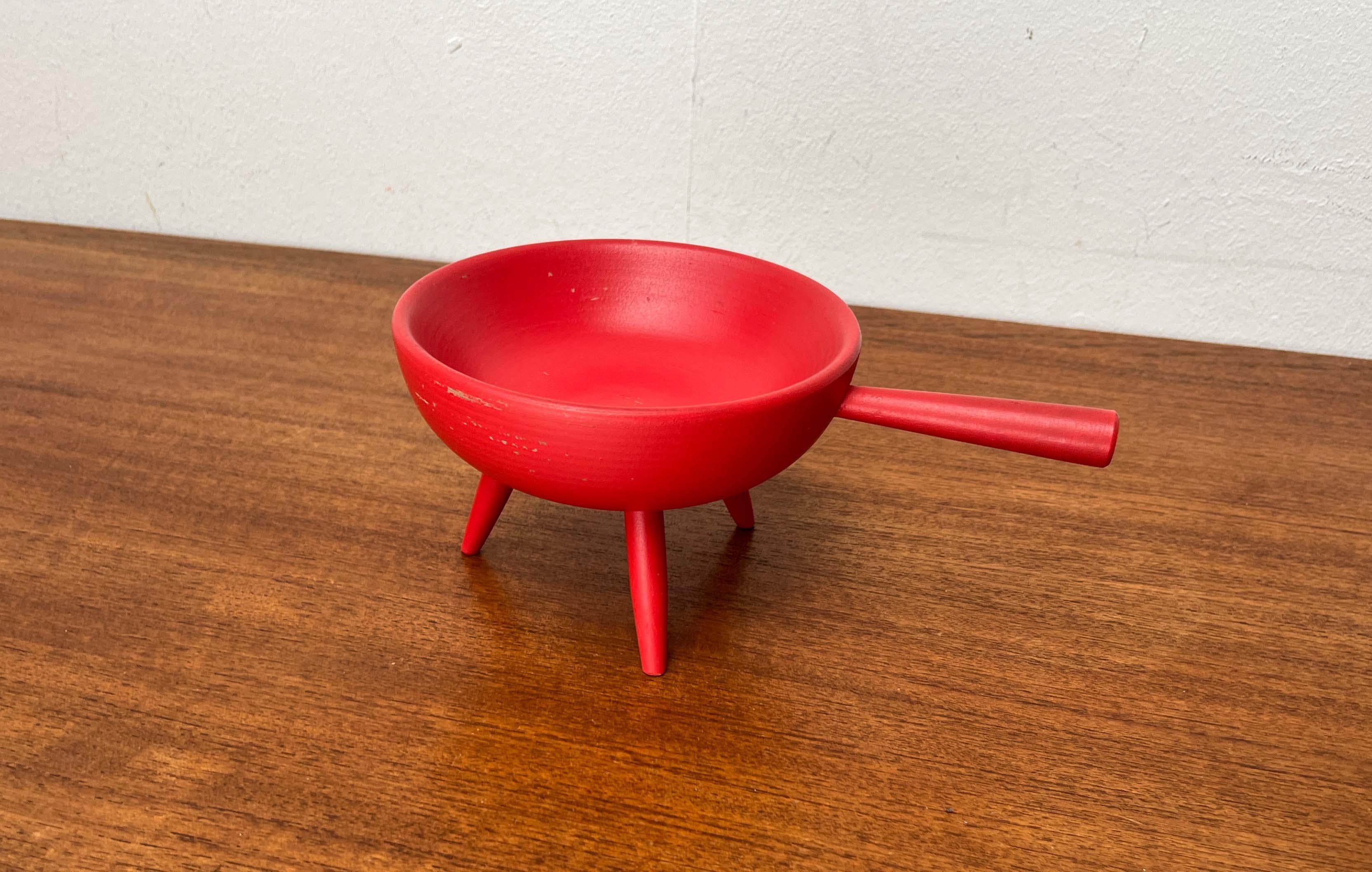 Mid-Century Modern Red Tripod Bowl in Wood from Paavo Asikainen, Finland, 1960s For Sale 3
