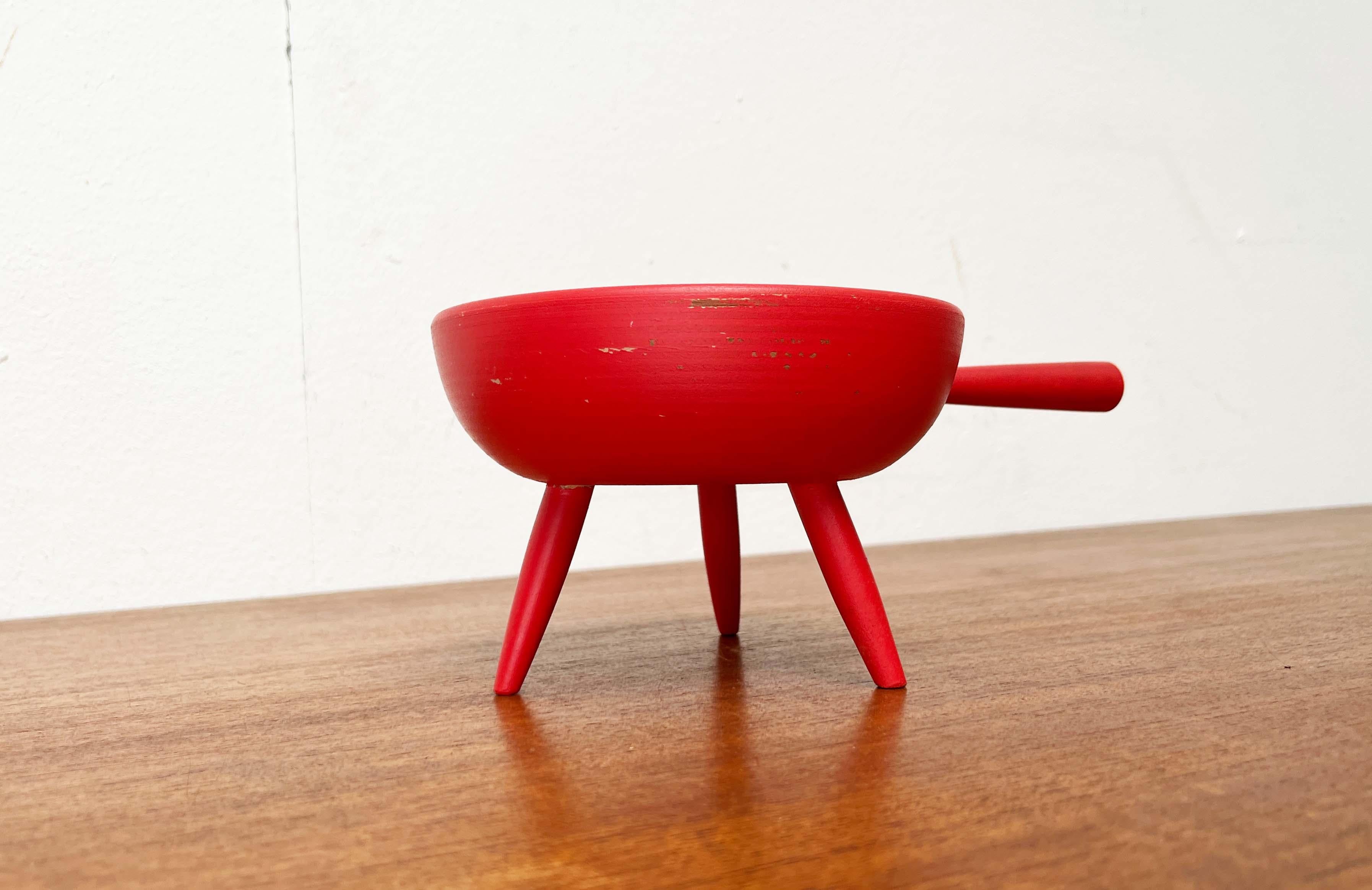 Mid-Century Modern Red Tripod Bowl in Wood from Paavo Asikainen, Finland, 1960s For Sale 4