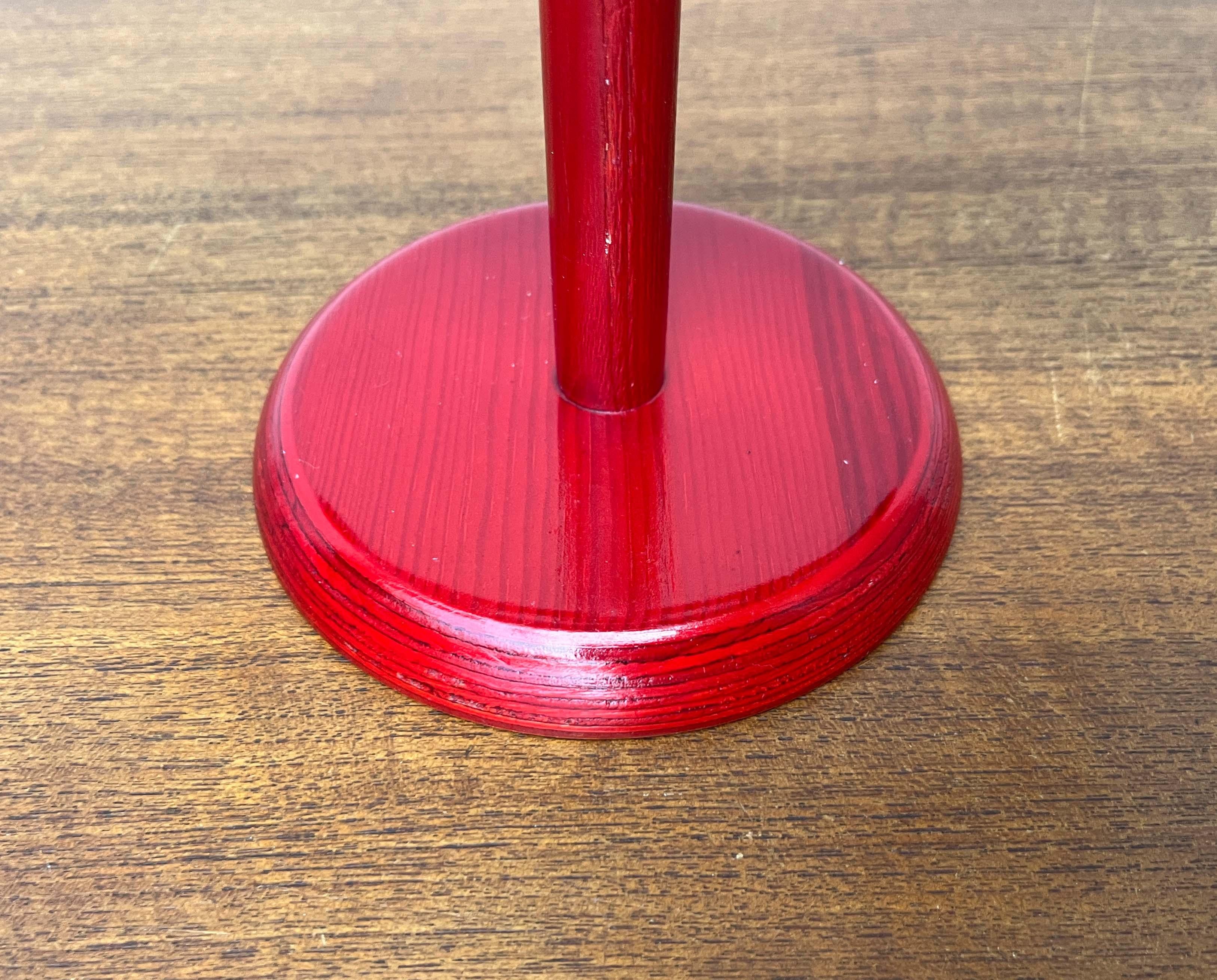 Moderner roter Holz-Kerzenständer aus der Jahrhundertmitte von Aarikka, Finnland, 1960er Jahre im Angebot 6