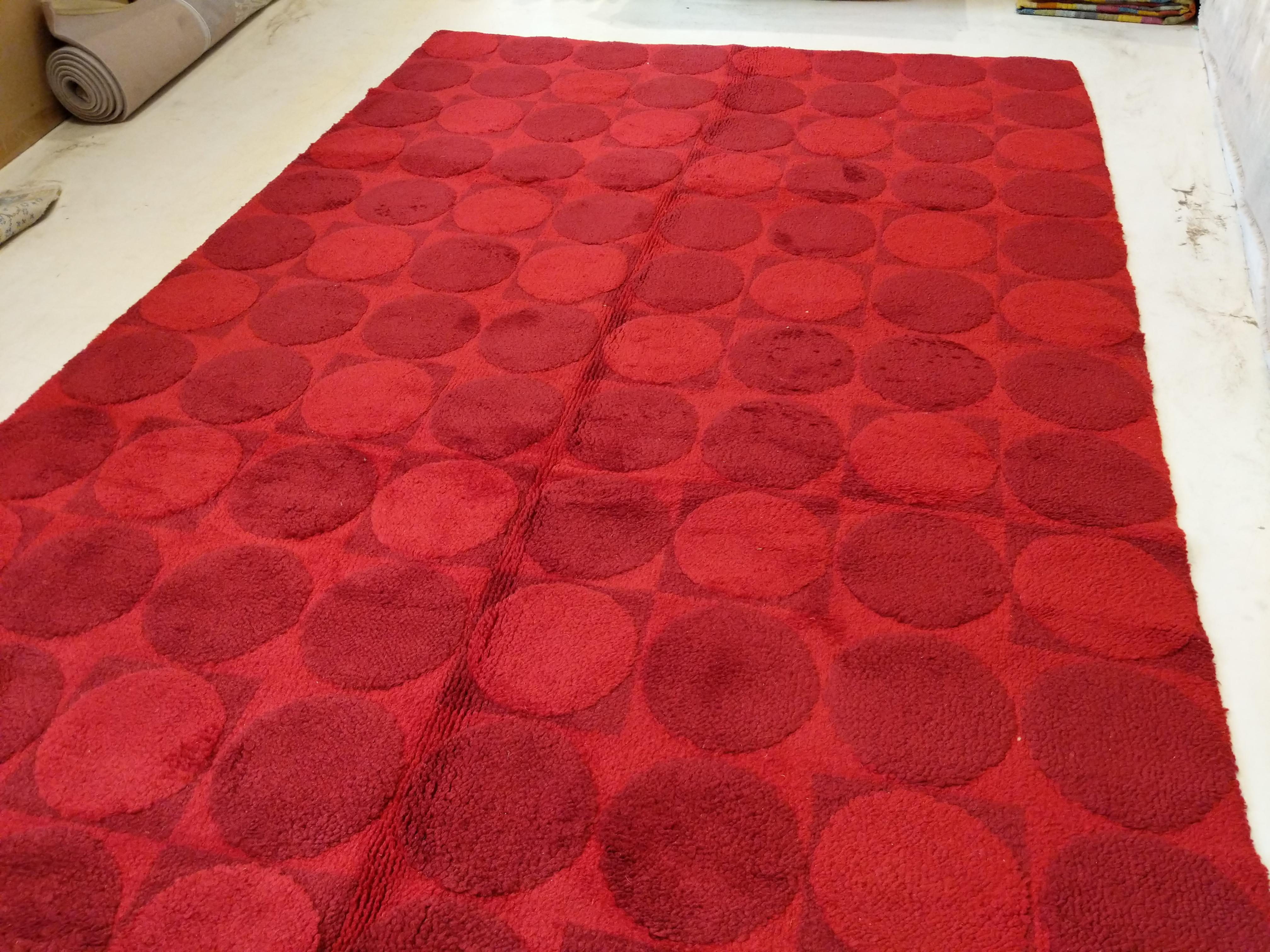 Mid-Century Modern Red Wool Rug For Sale 2
