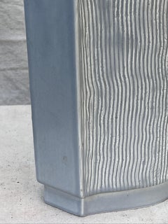 Jarrón de porcelana Redwing moderno de mediados de siglo