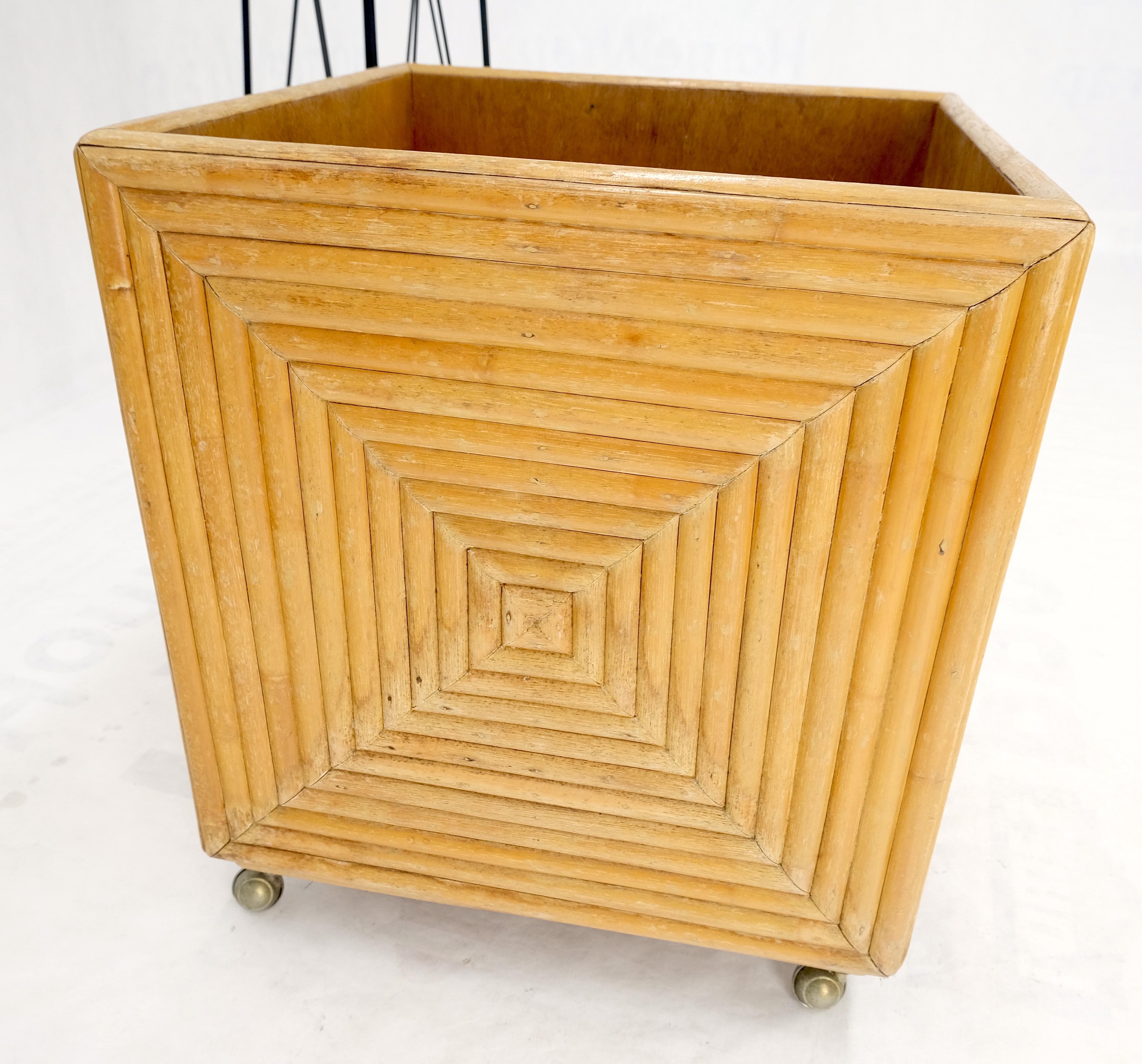 Mid-Century Modern Reed Bamboo Rattan Square Cube Shape Planter Stand on Wheels For Sale 3