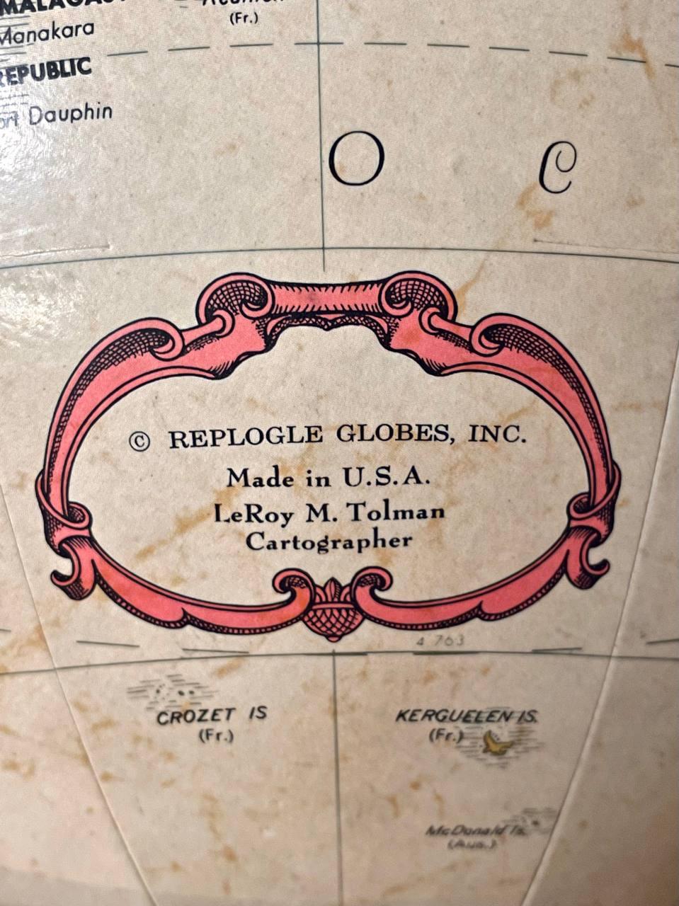 Globo da terra Replogle Globes moderno di metà secolo con supporto in ottone in vendita 3