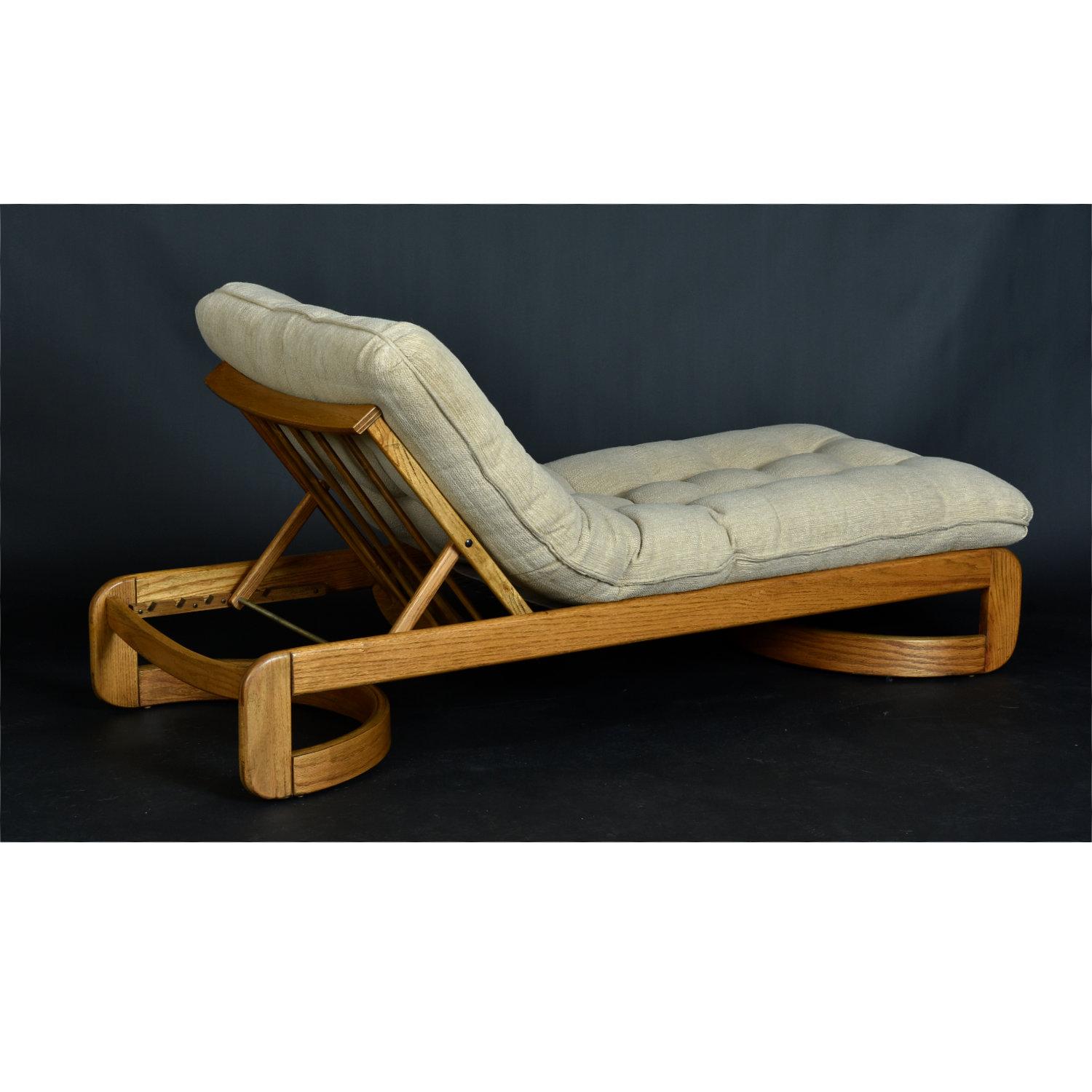 Mid-Century Modern Restored Adjustable Oak Chaise Lounge Daybed by Howard MFG In Good Condition In Chattanooga, TN