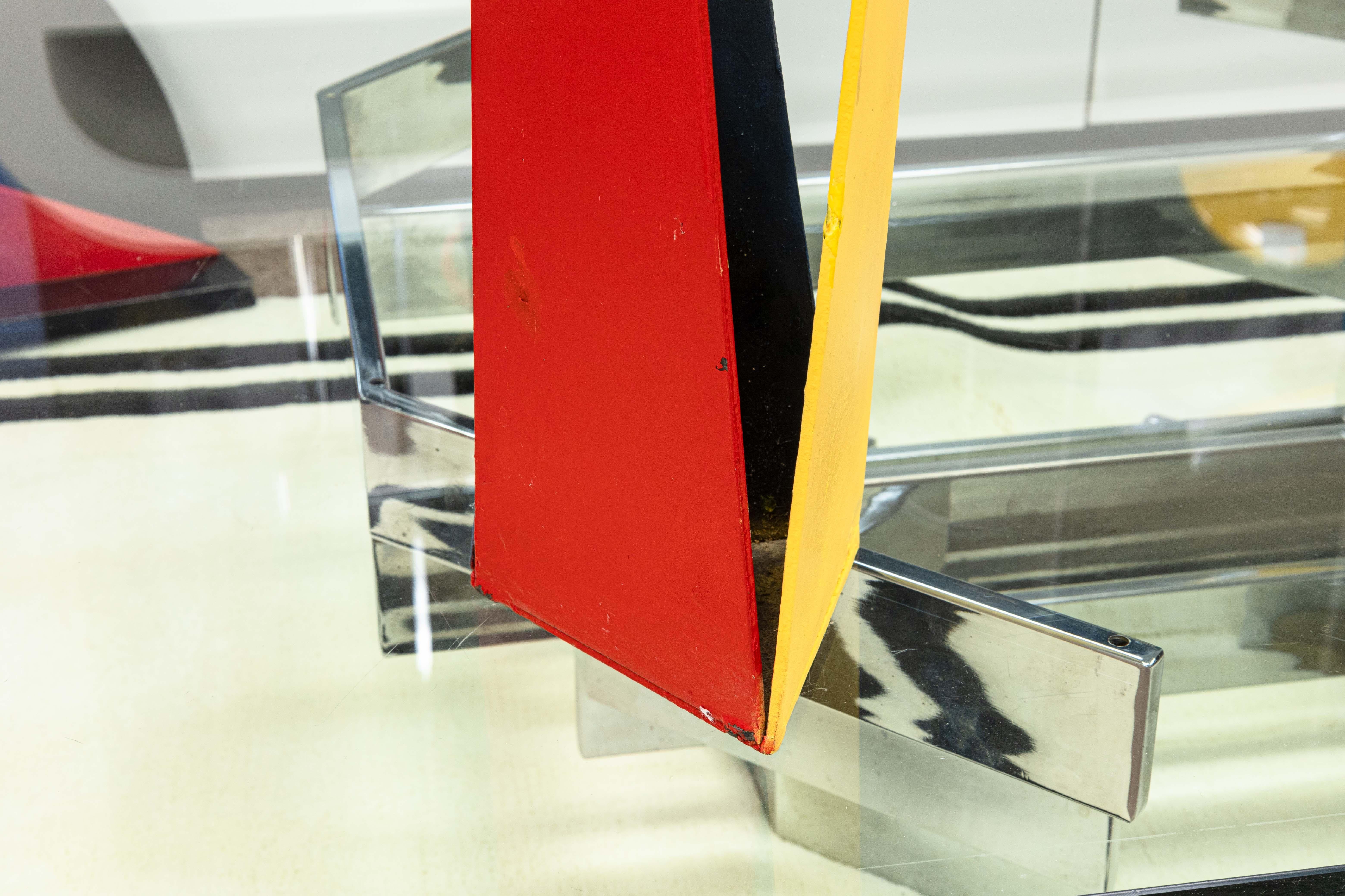 Portacandele a 3 bracci in metallo retrò dipinto a mano, rosso, giallo e blu, della metà del secolo scorso in vendita 2