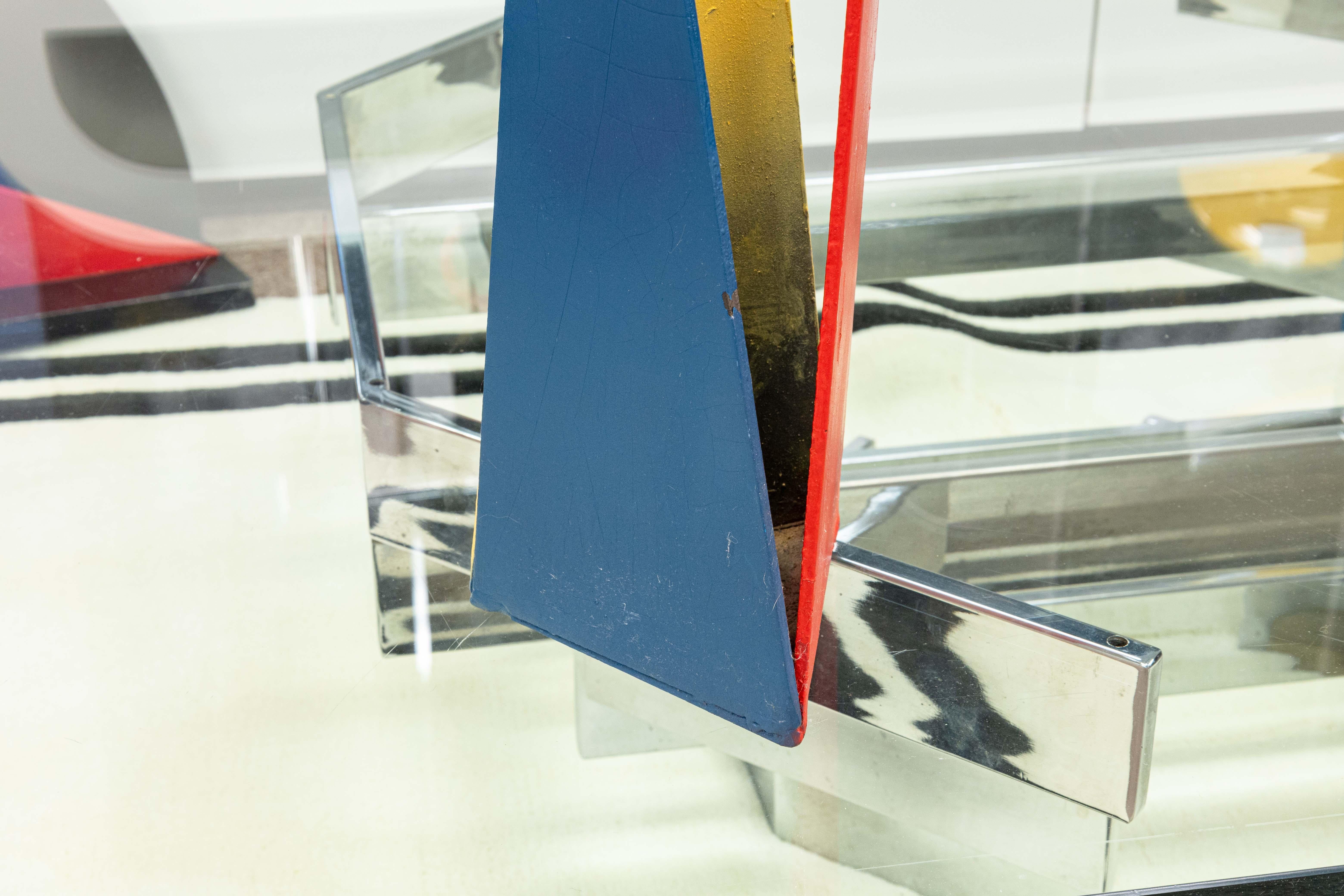 Portacandele a 3 bracci in metallo retrò dipinto a mano, rosso, giallo e blu, della metà del secolo scorso in vendita 3