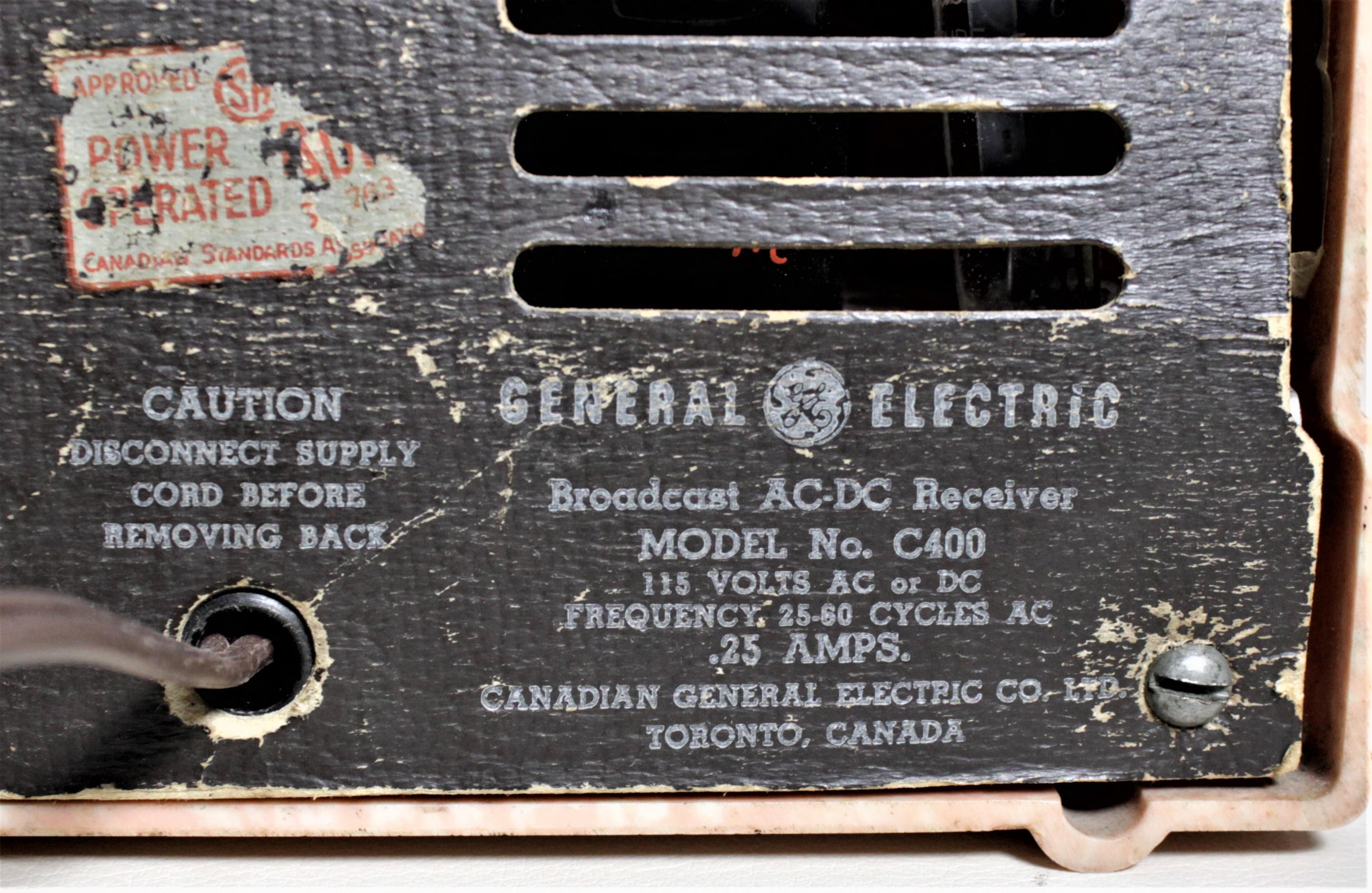 Metal Mid-Century Modern Retro Pink General Electric Model C400 Tube Table Radio