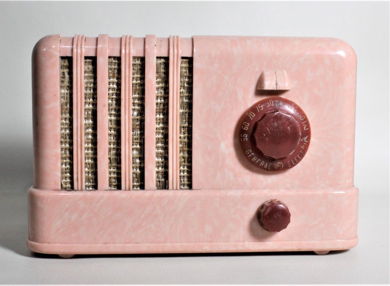 MidCentury Modern Retro Pink General Electric Model C400 Tube Table Radio For Sale at 1stDibs