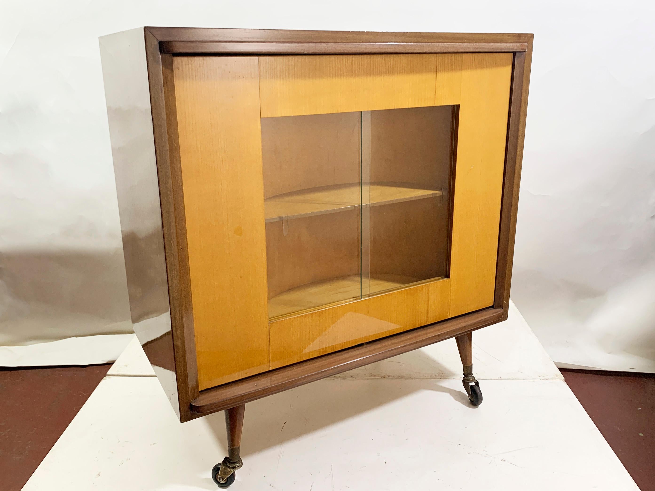 Mobile da bar girevole di metà secolo, circa anni '50 in vendita 5