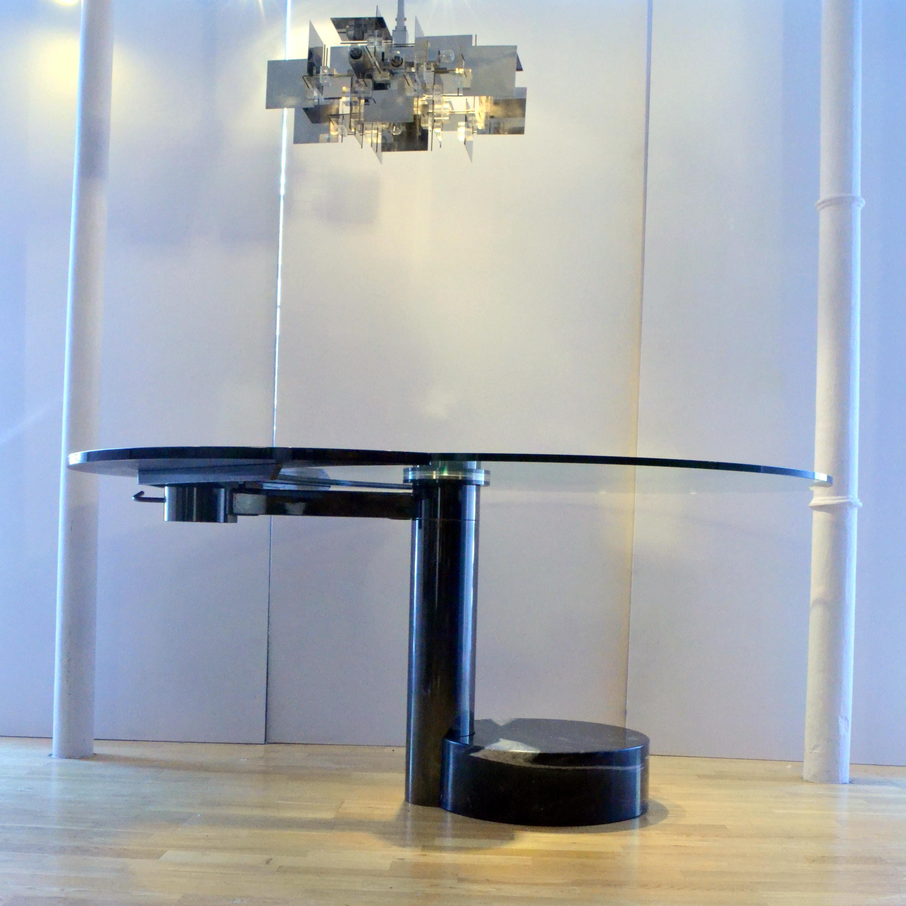 Round & Oval Dining Table with Glass & Black Top by Mario Mazzer for Zanette In Excellent Condition In London, GB