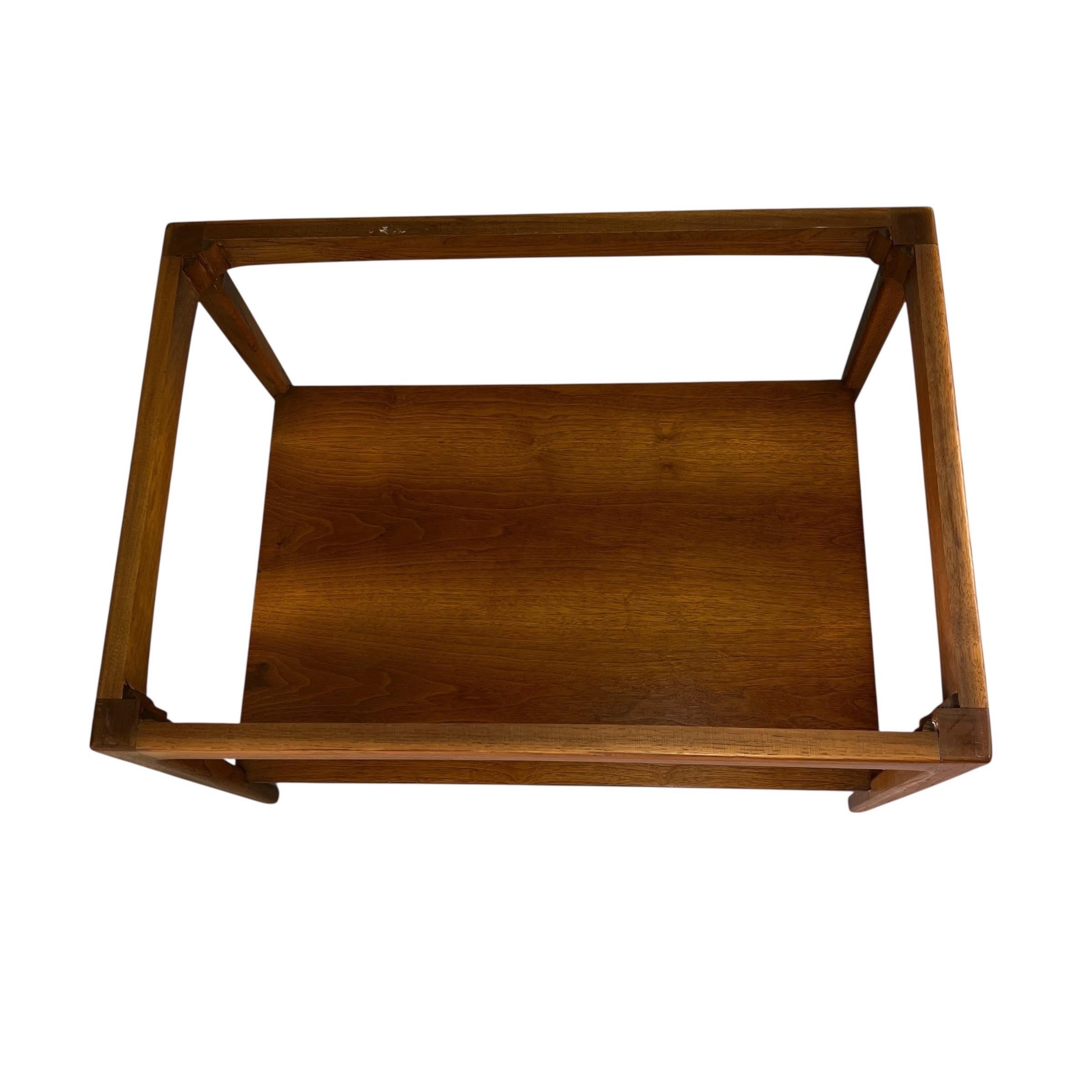 Milieu du XXe siècle Table d'appoint en marbre 