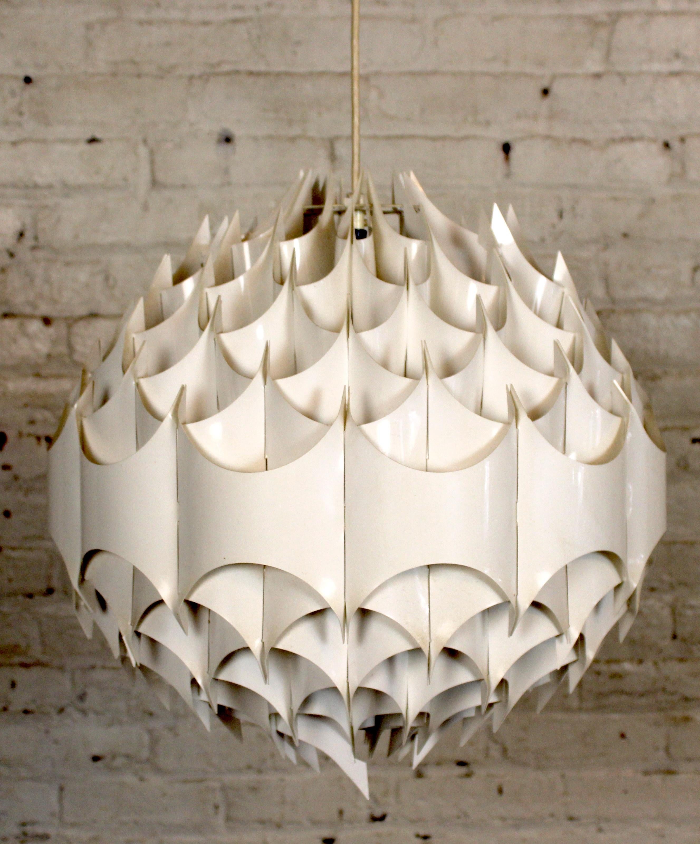 Mid-Century Modern 'Rhythmik' Pendant by Milanda Havlova for VEST Austria In Good Condition For Sale In Brooklyn, NY