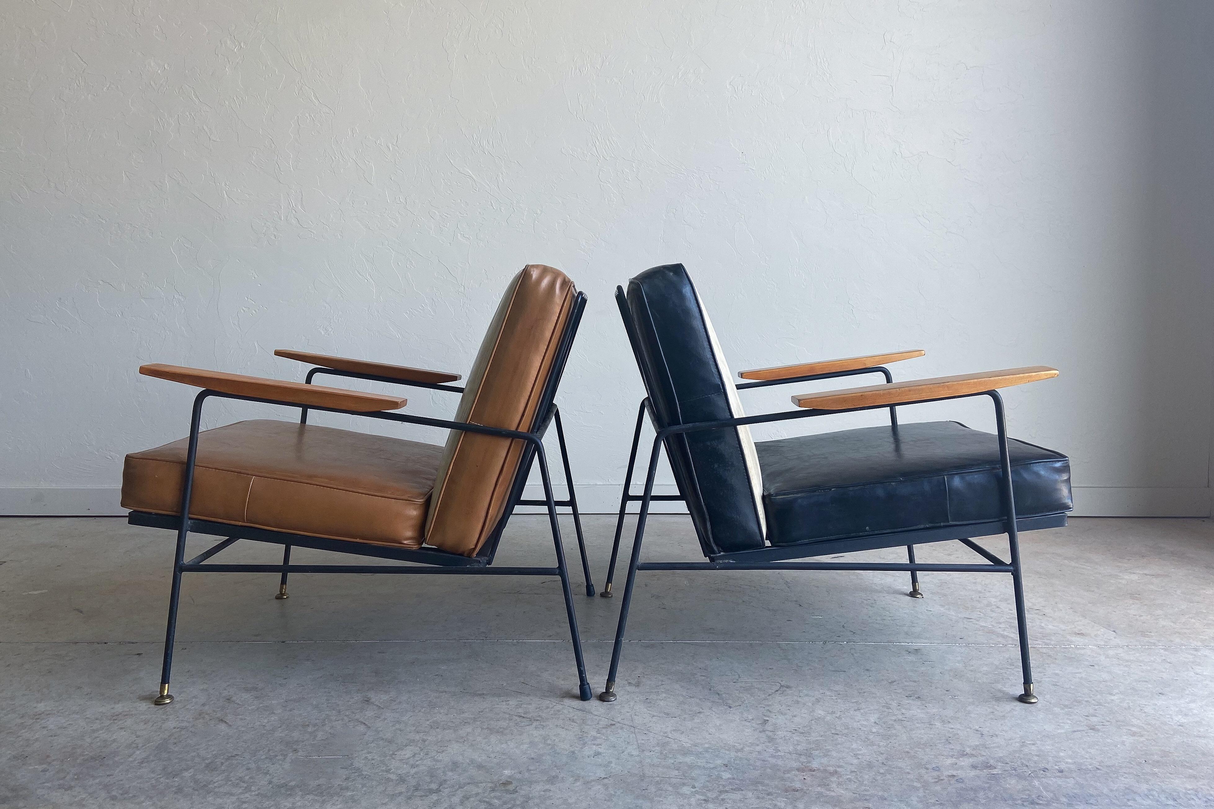 Mid-Century Modern Paire de chaises longues en fer The Moderns Richard McCarthy en vente