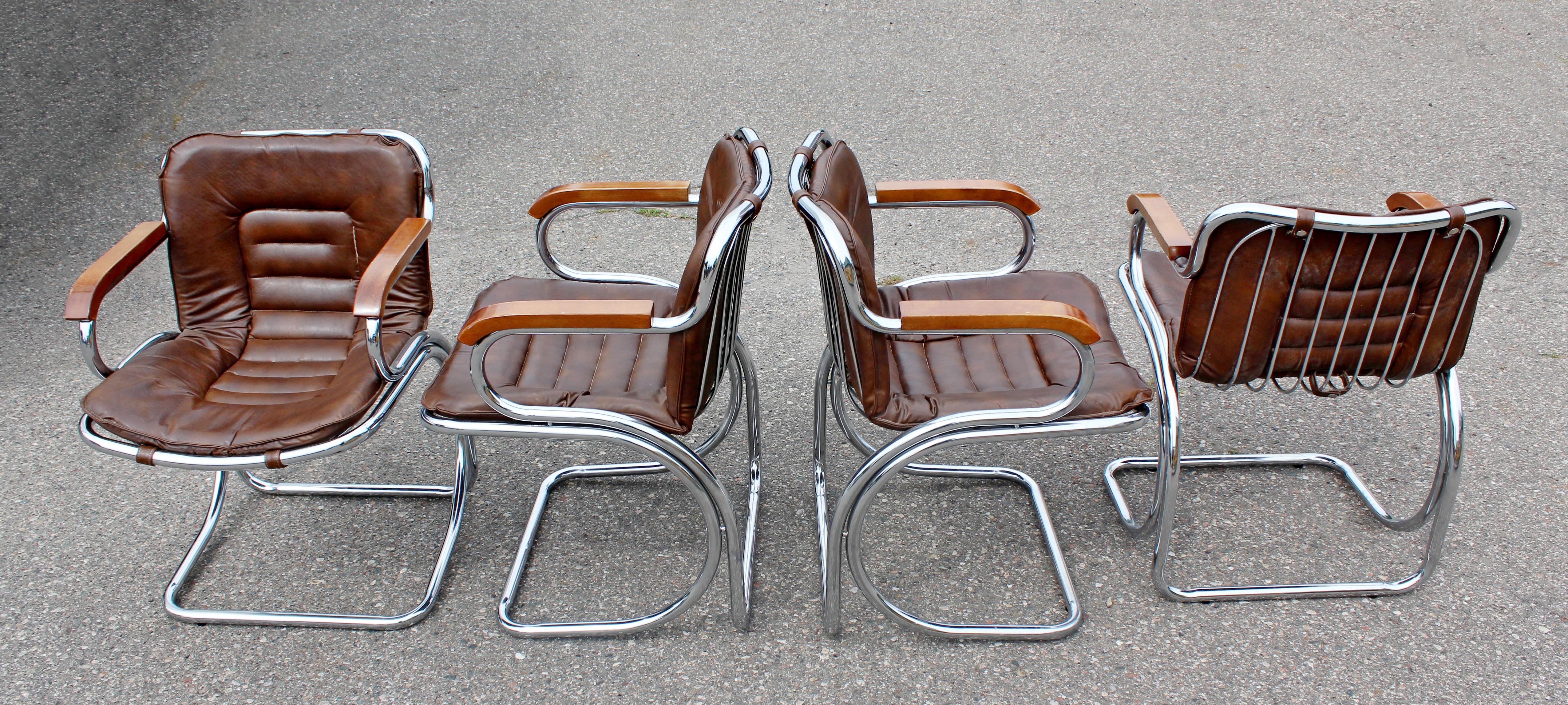 Mid-Century Modern Rinaldi Tubular Chrome Base Dinette Table & Four Chairs In Good Condition In Keego Harbor, MI