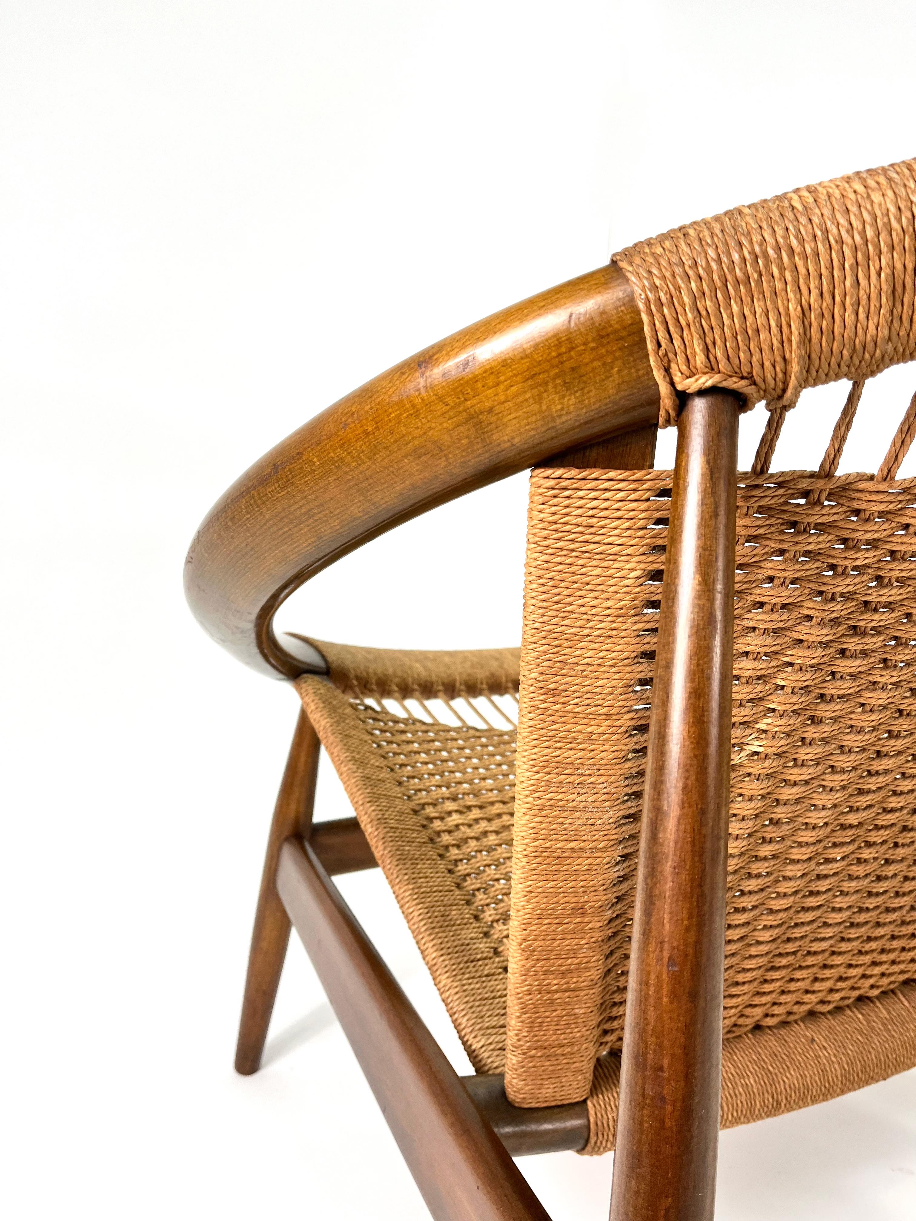 Tissé à la main Mid-Century Modern Ringstol Lounge Chair by Illum Wikkelsø en vente