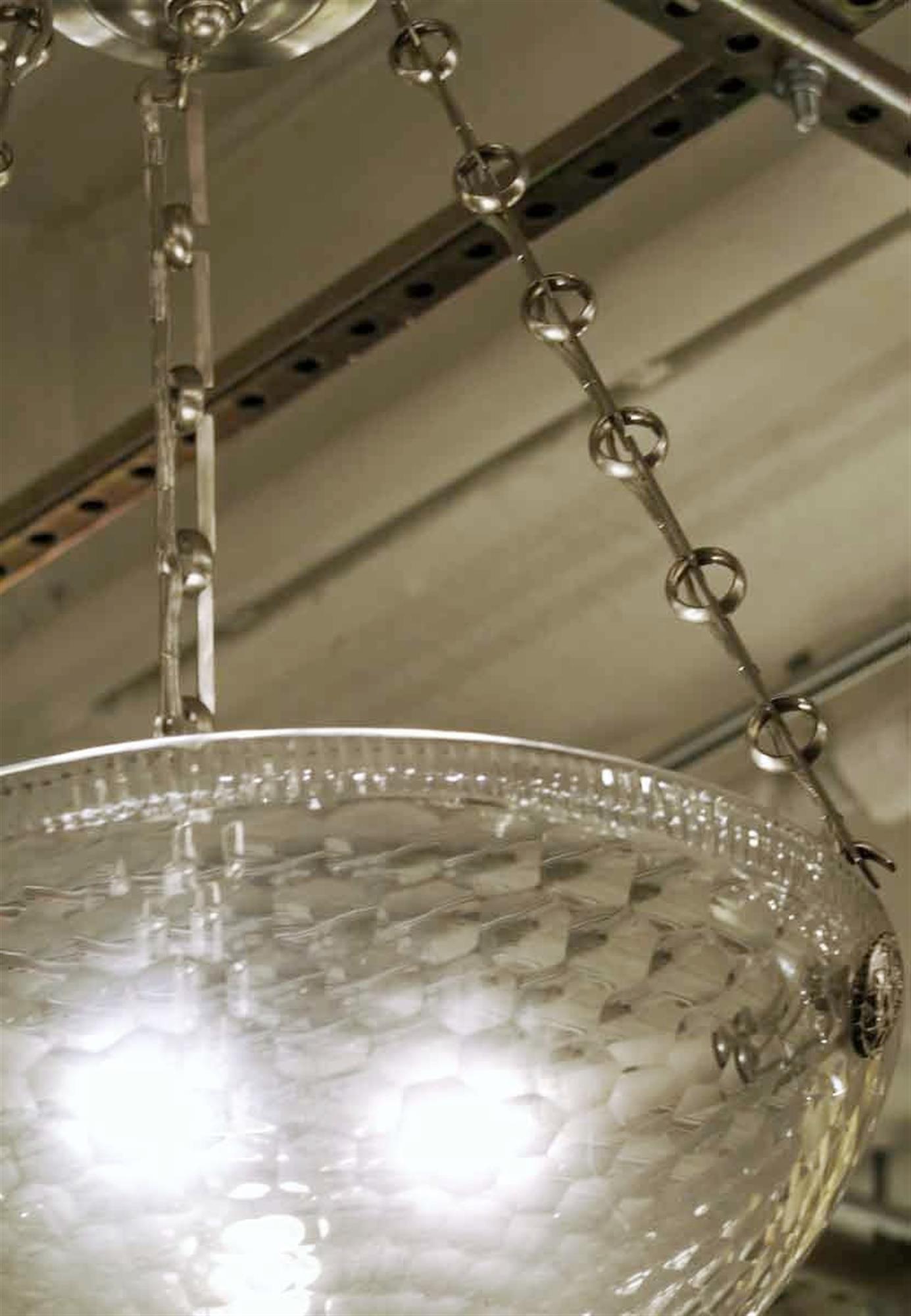 Mid-Century Modern Rippled Clear Glass Bowl Pendant Light with Unique Chain In Good Condition In New York, NY