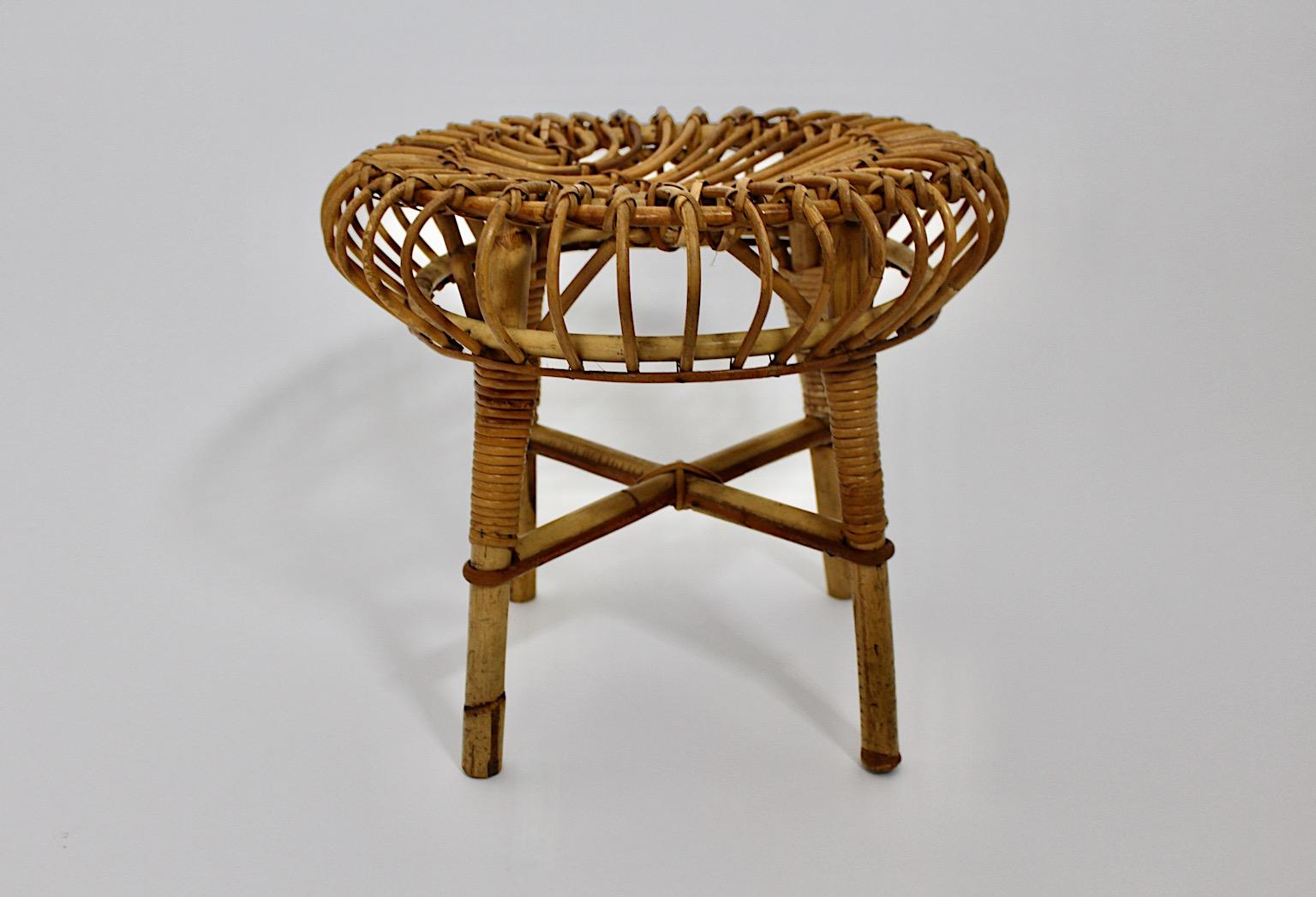 Mid-Century Modern Riviera Style Rattan Circular Stool 1950s Italy In Good Condition For Sale In Vienna, AT